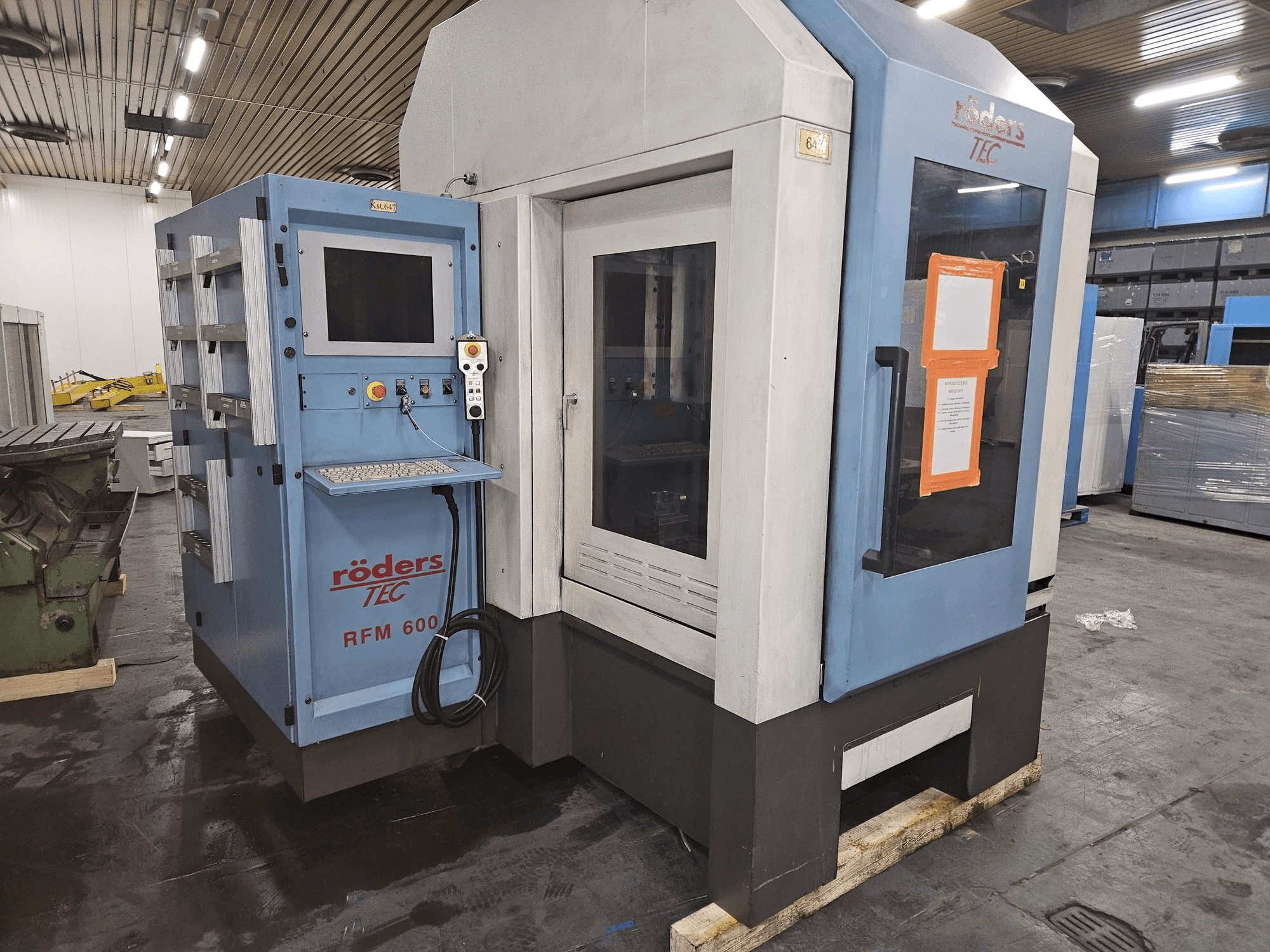 Koneen RÖDERS RFM 600/2 etunäkymä