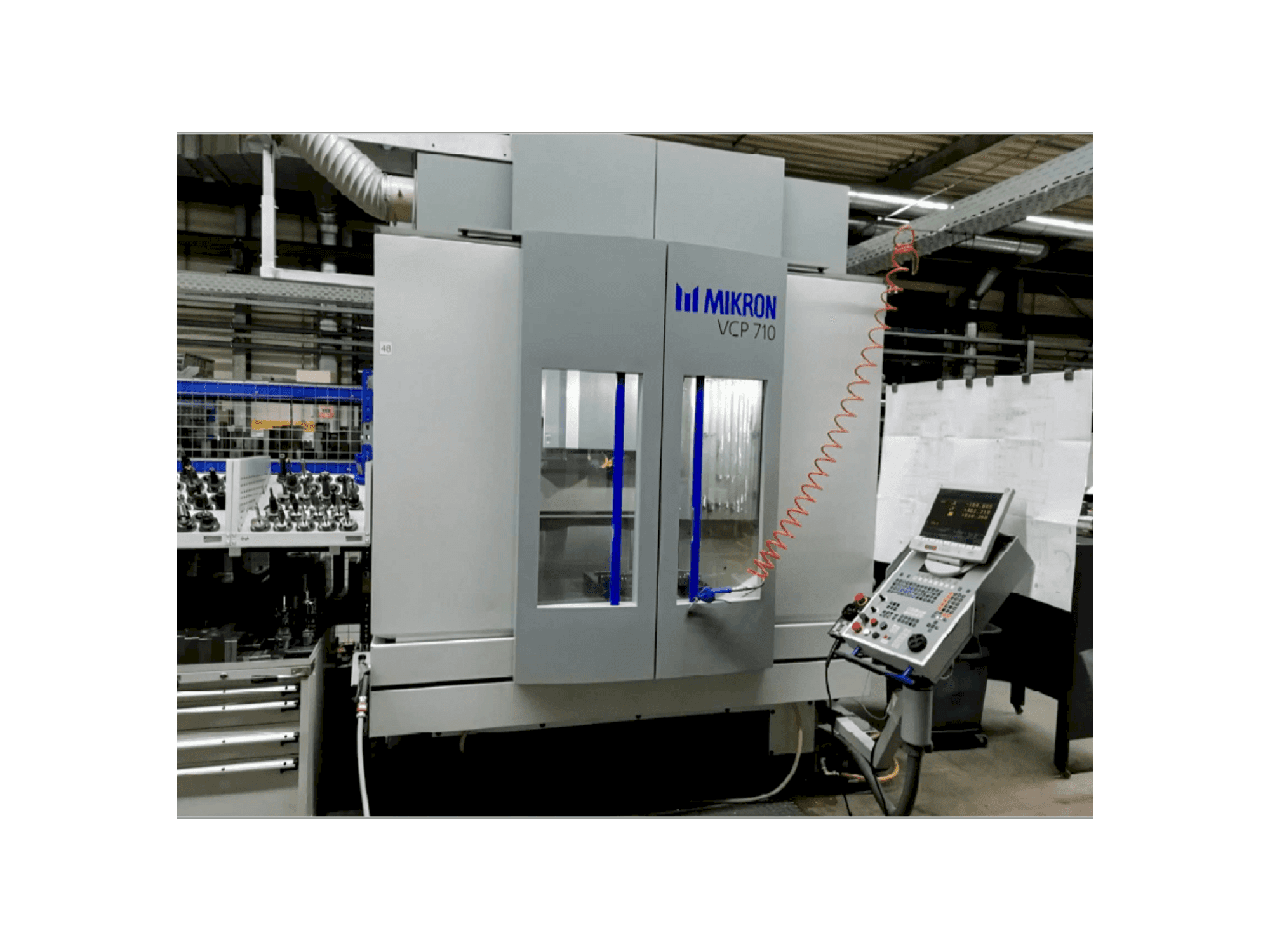 Koneen MIKRON VCP 710 etunäkymä
