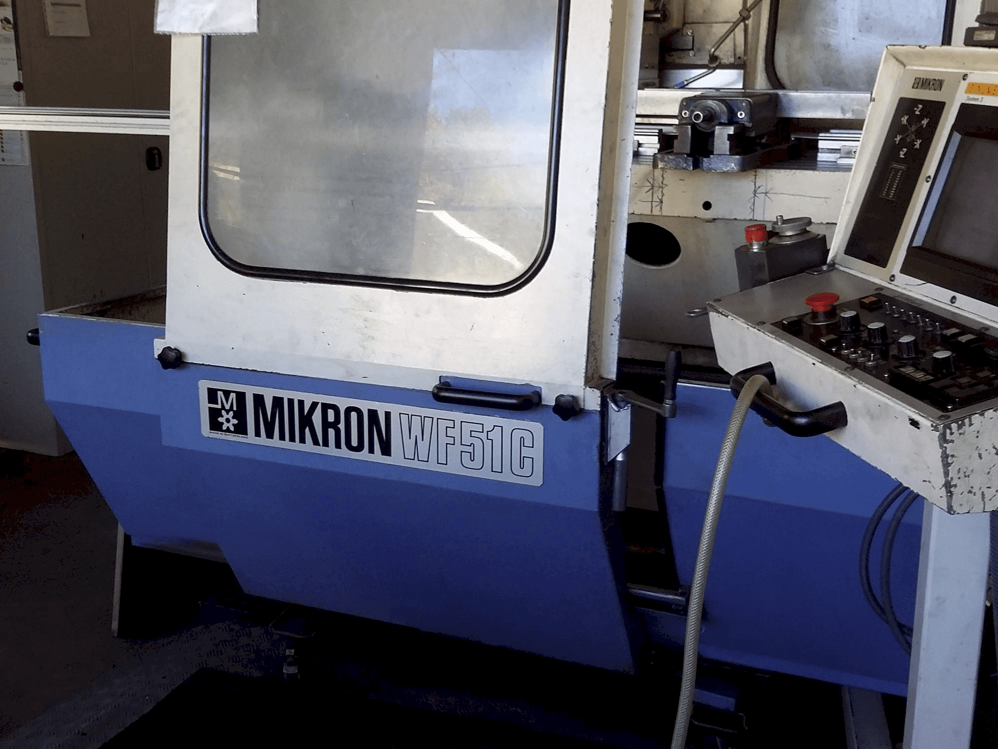 Koneen MIKRON WF51C/3M-4 etunäkymä