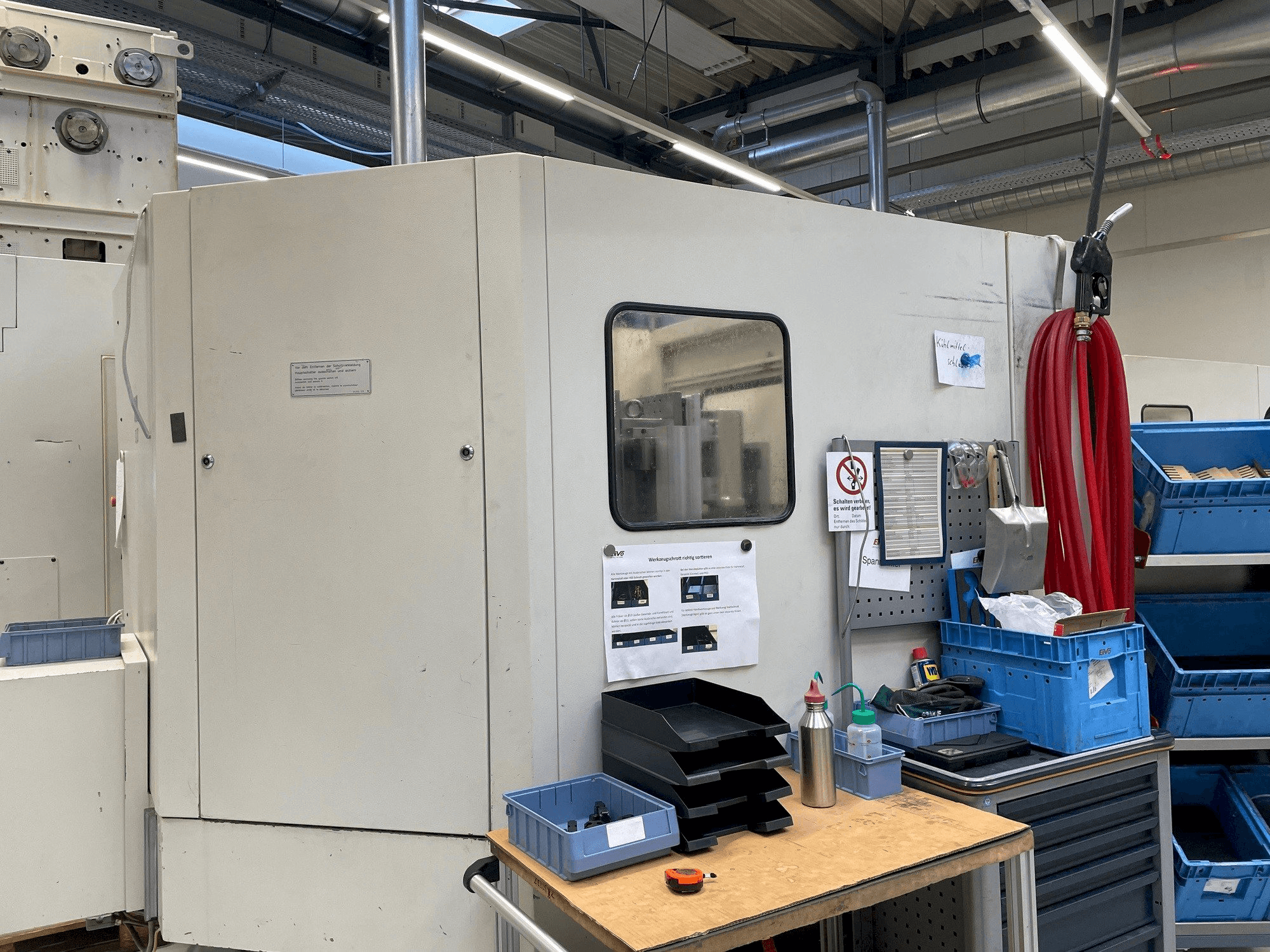 Koneen HELLER MC 16 vasemman sivun näkymä