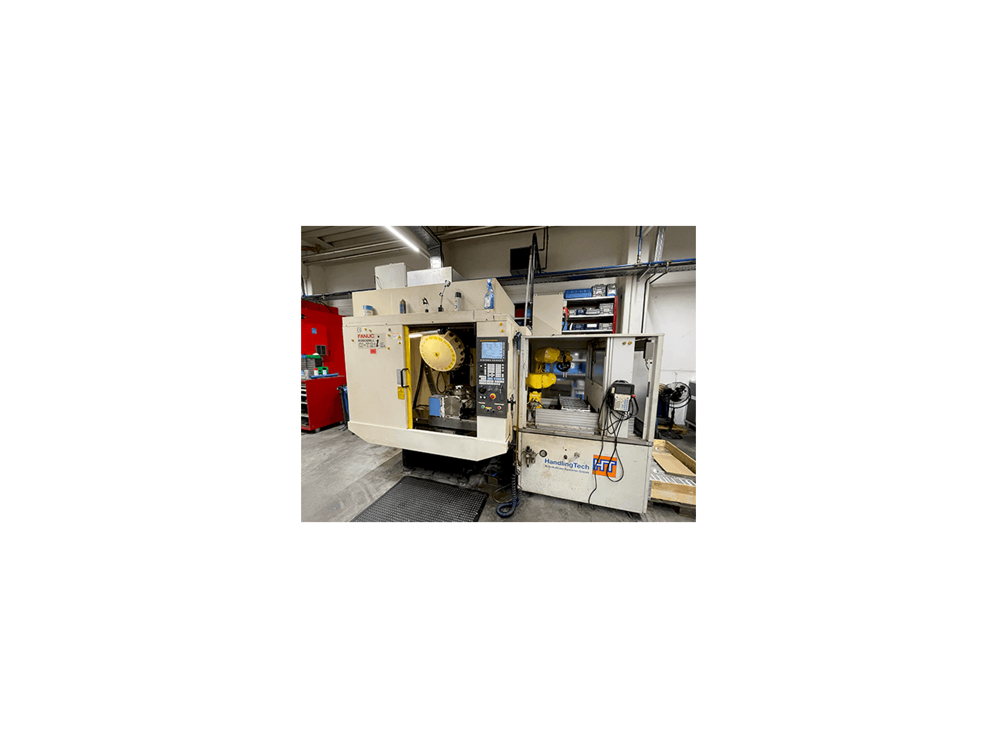 Koneen FANUC Robodrill Alpha-T21iEL etunäkymä