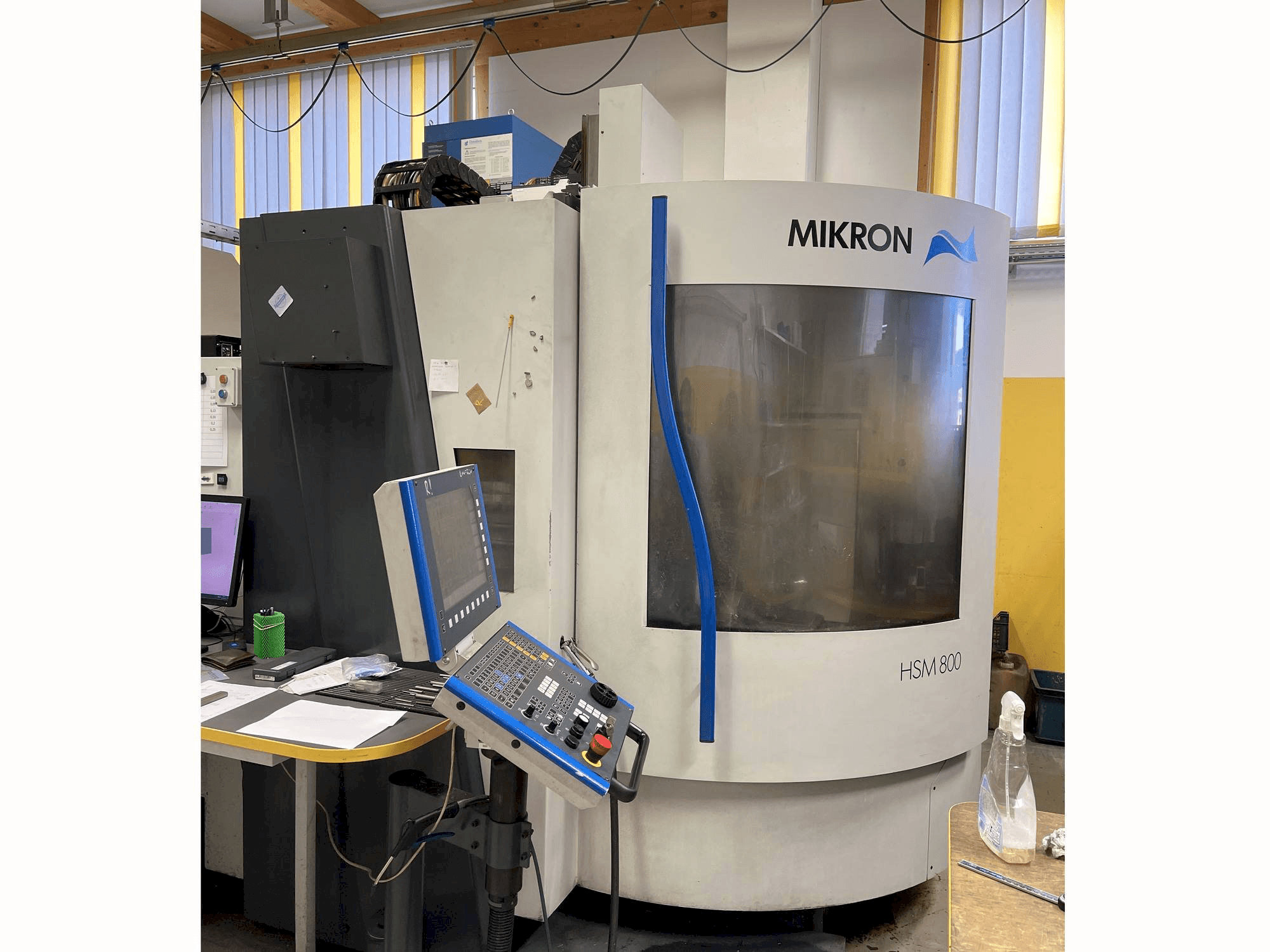 Koneen MIKRON HSM800 etunäkymä
