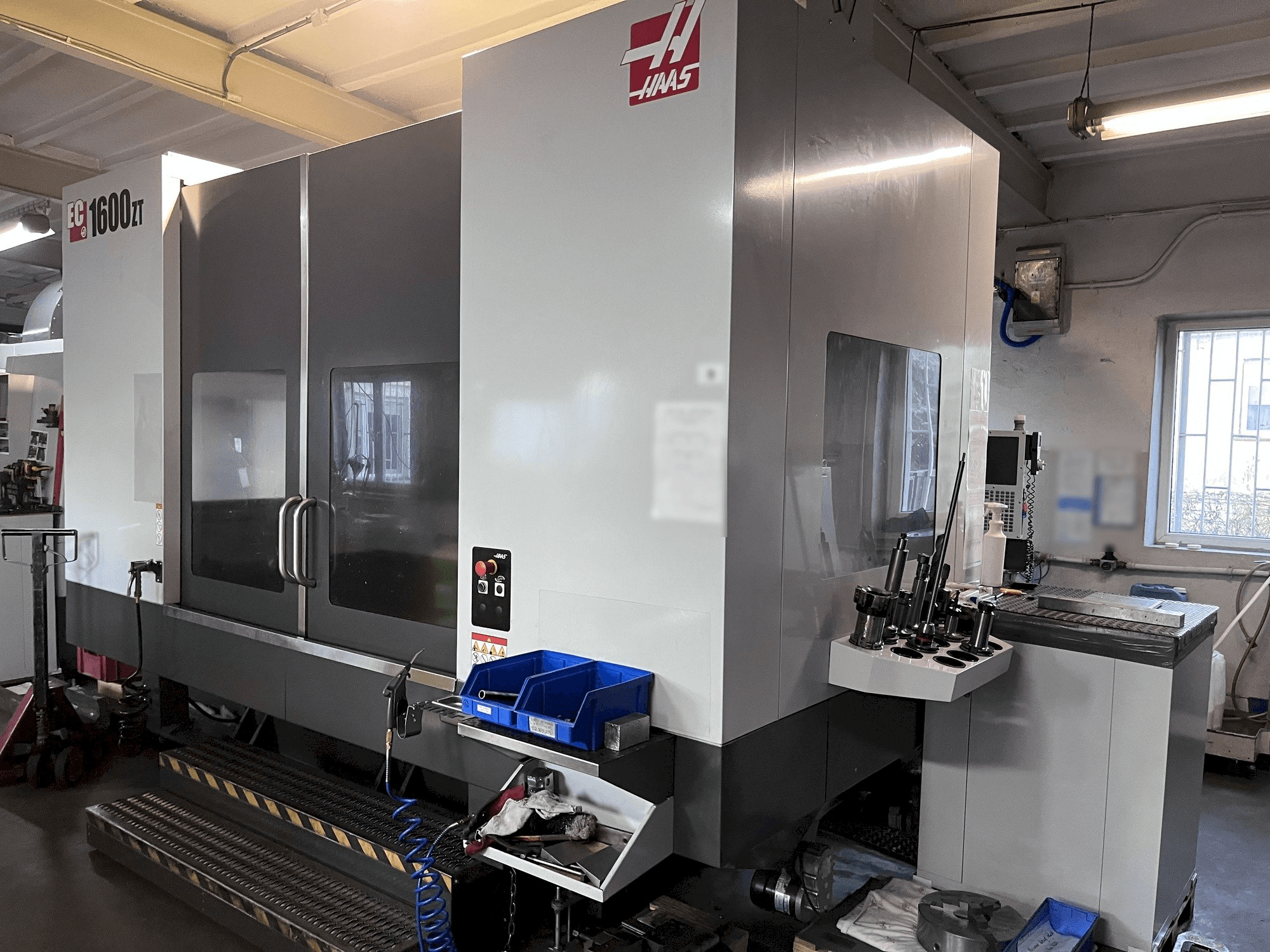 Koneen HAAS EC-1600 ZT etunäkymä