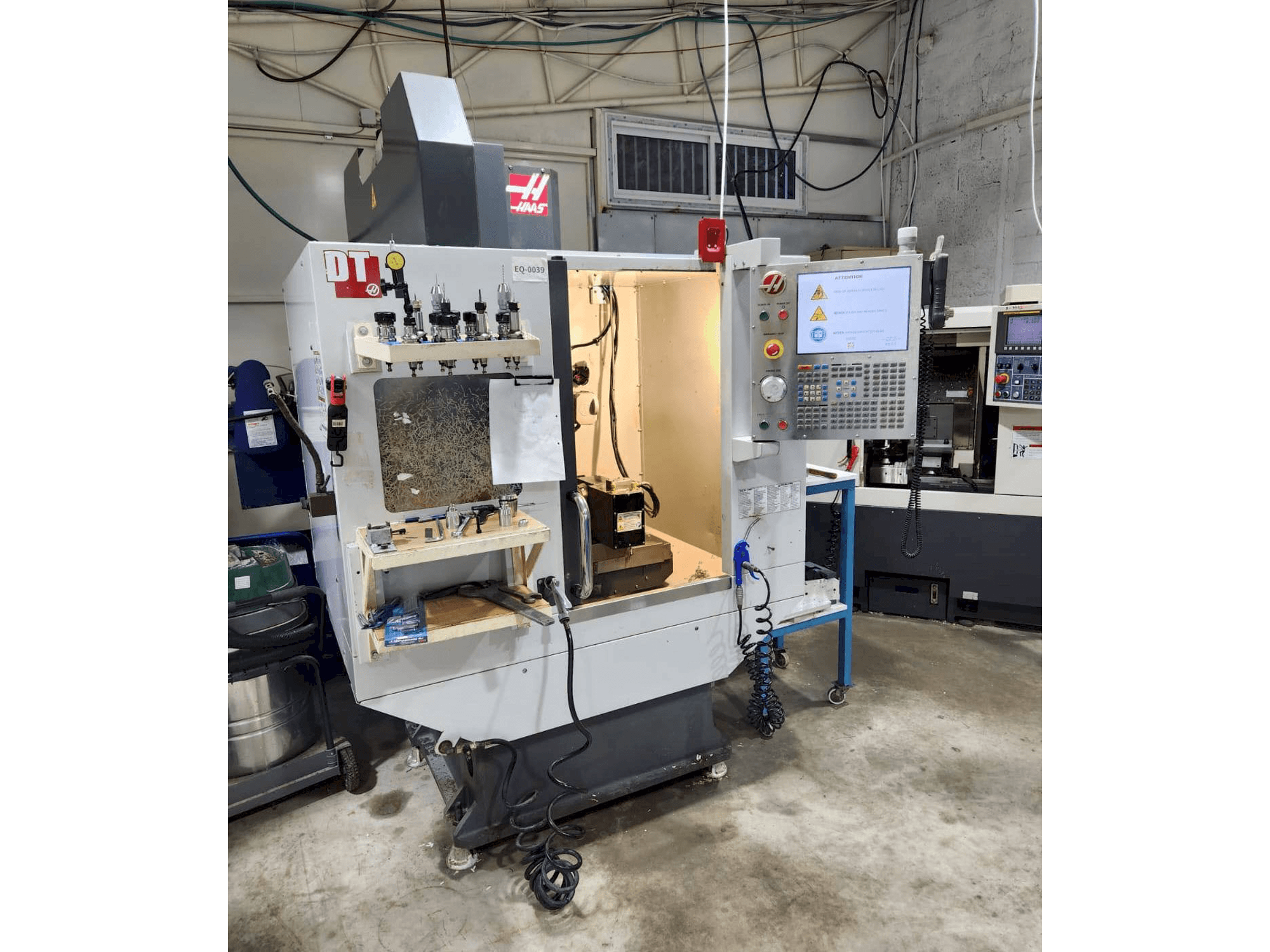 Koneen HAAS DT-1 etunäkymä