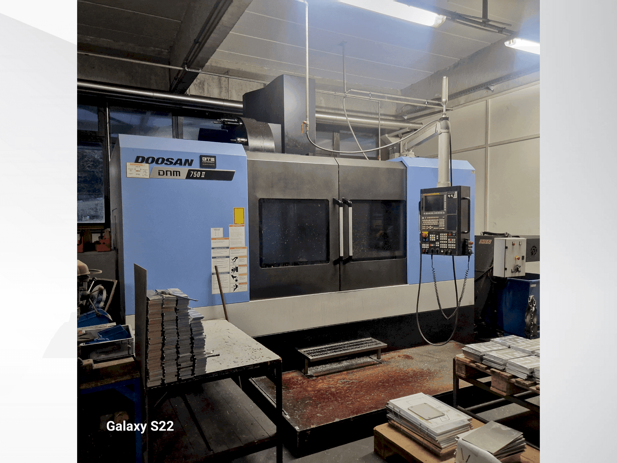 Koneen DOOSAN DNM 750 II etunäkymä