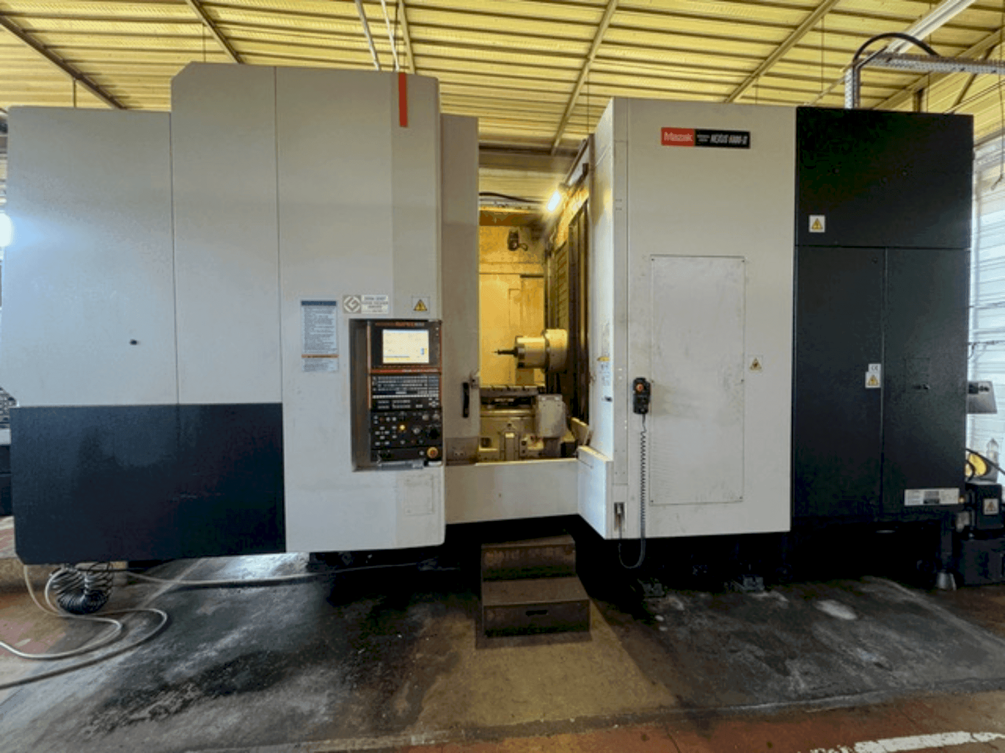Koneen Mazak HC NEXUS 6800II etunäkymä