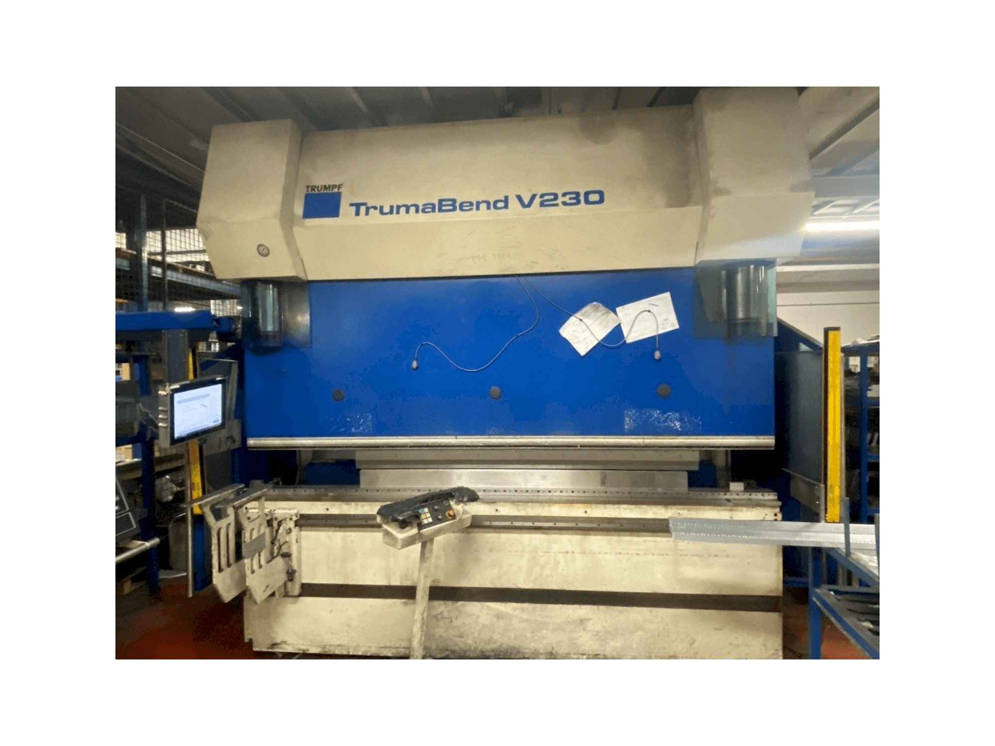 Koneen Trumpf TrumaBend V230 etunäkymä