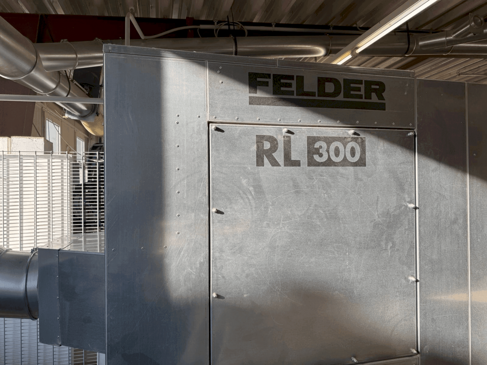 Koneen FELDER FELDER RL 300 etunäkymä