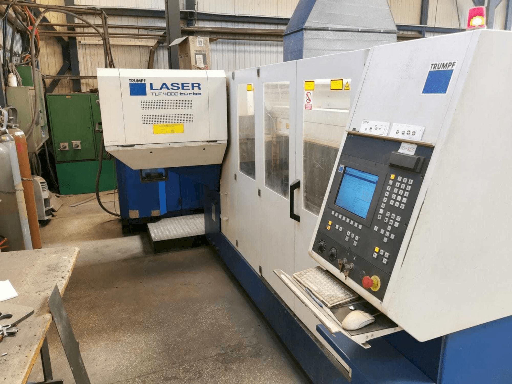 Koneen Trumpf L4030 etunäkymä