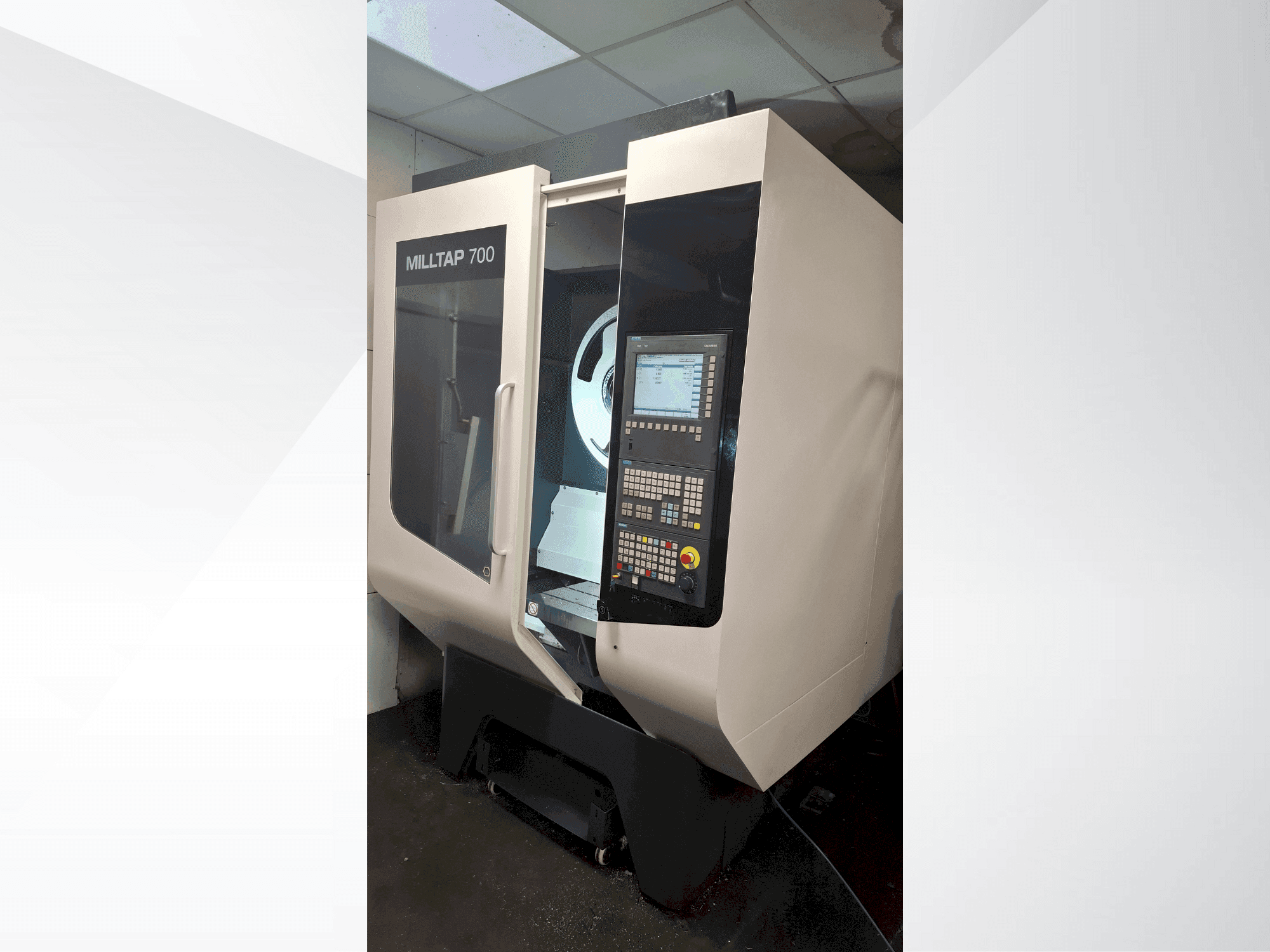 Koneen DMG MORI MILLTAP 700 etunäkymä