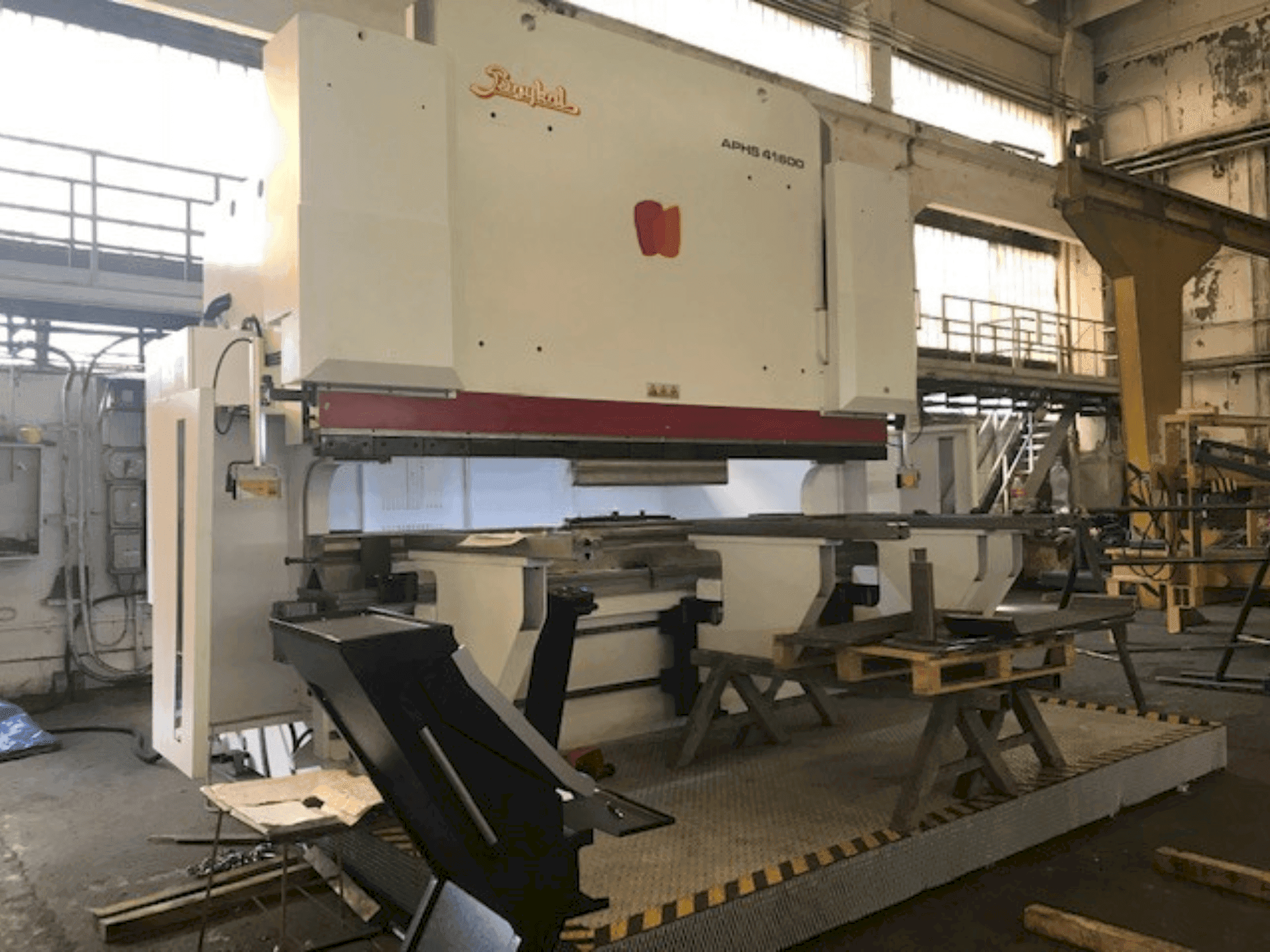 Koneen Baykal APHS 41600 etunäkymä