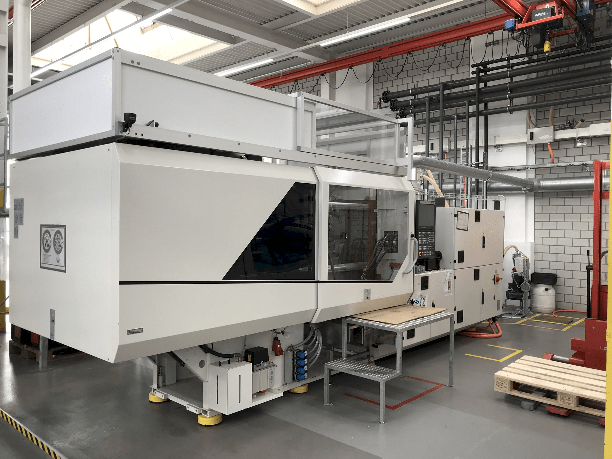 Koneen Sumitomo Demag EL-EXIS SP 200/560-675 etunäkymä