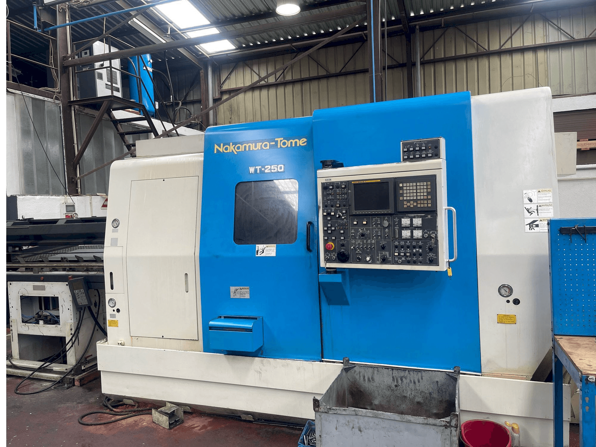 Koneen NAKAMURA Tome WT-250 etunäkymä
