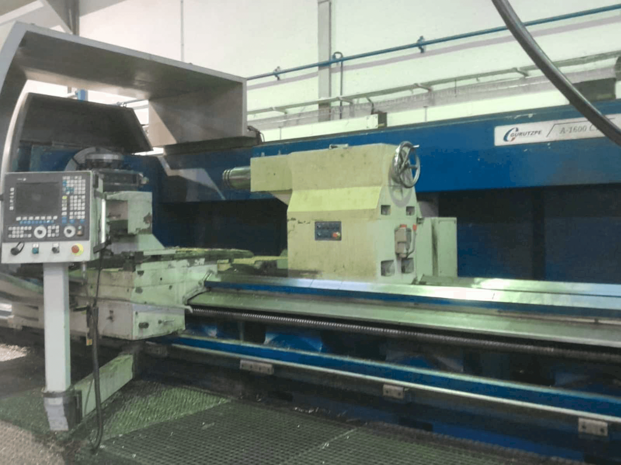 Koneen Gurutzpe A-1600 CNC etunäkymä