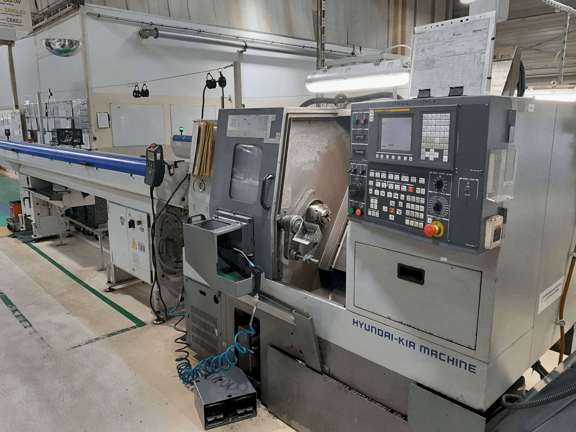 Koneen Hyundai Kia KIT 450 etunäkymä