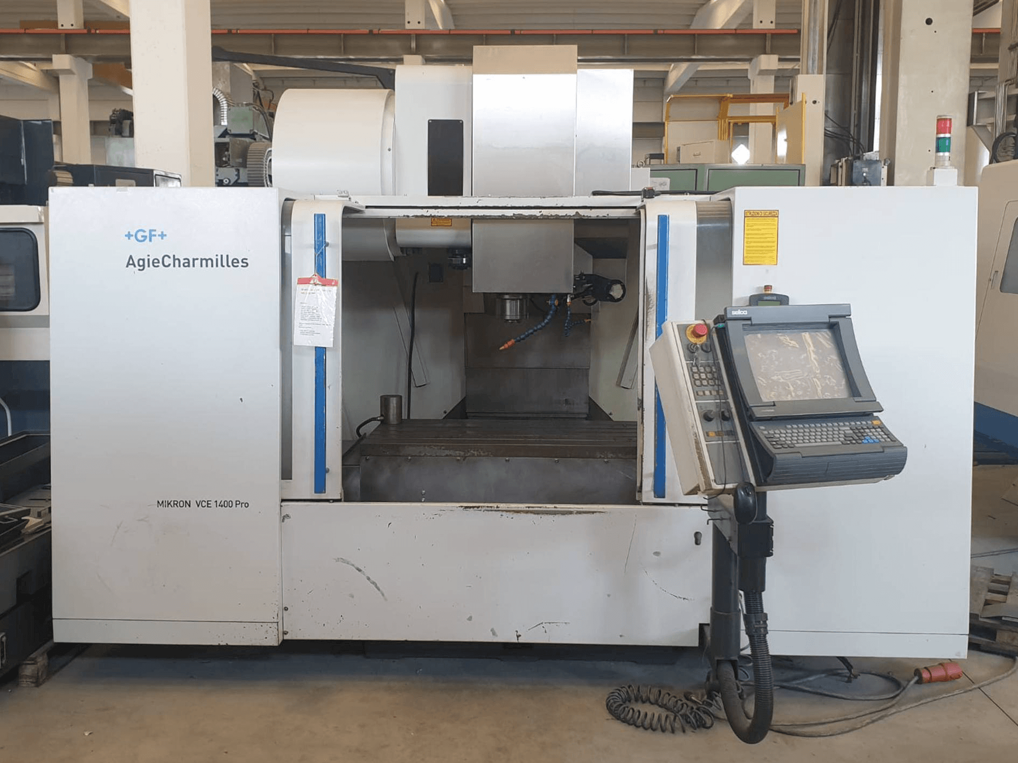 Koneen AgieCharmilles MIKRON VCE 1400 PRO etunäkymä