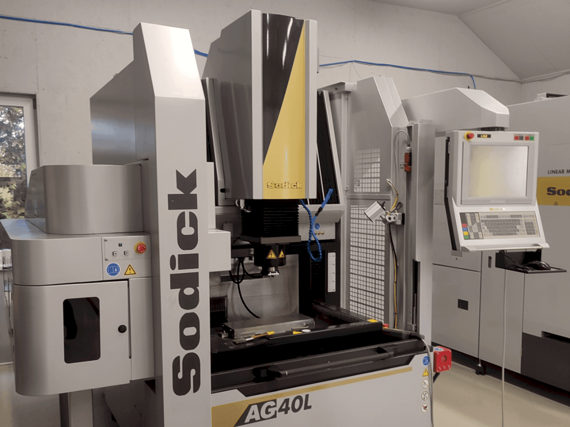 Koneen Sodick AG40L etunäkymä