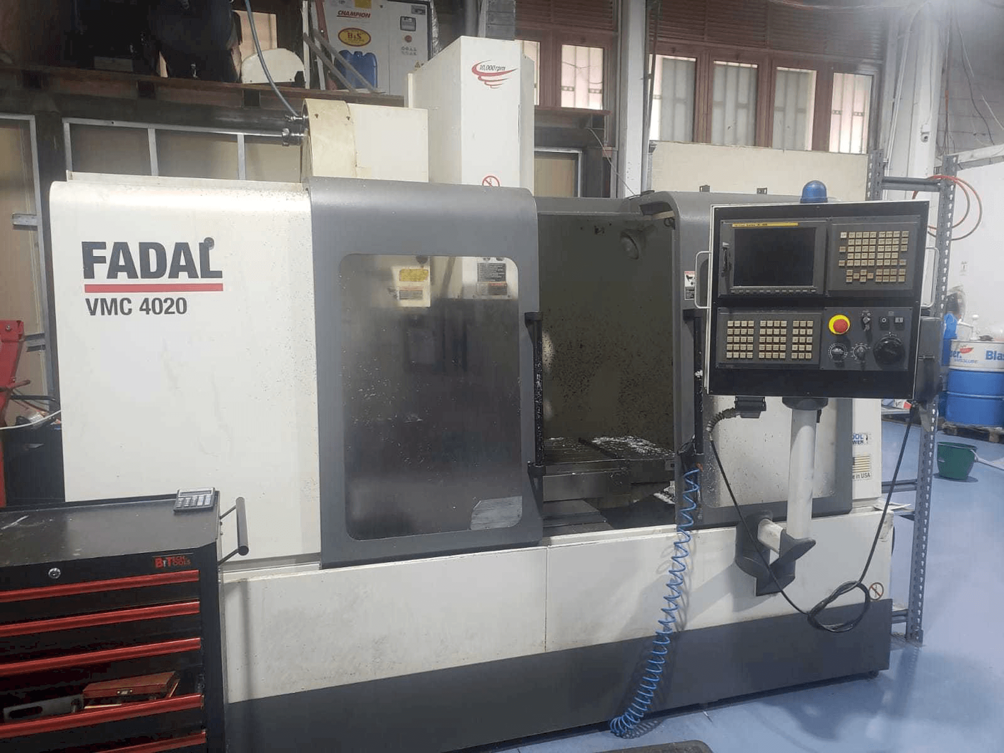 Koneen FADAL VMC 4020 HT etunäkymä