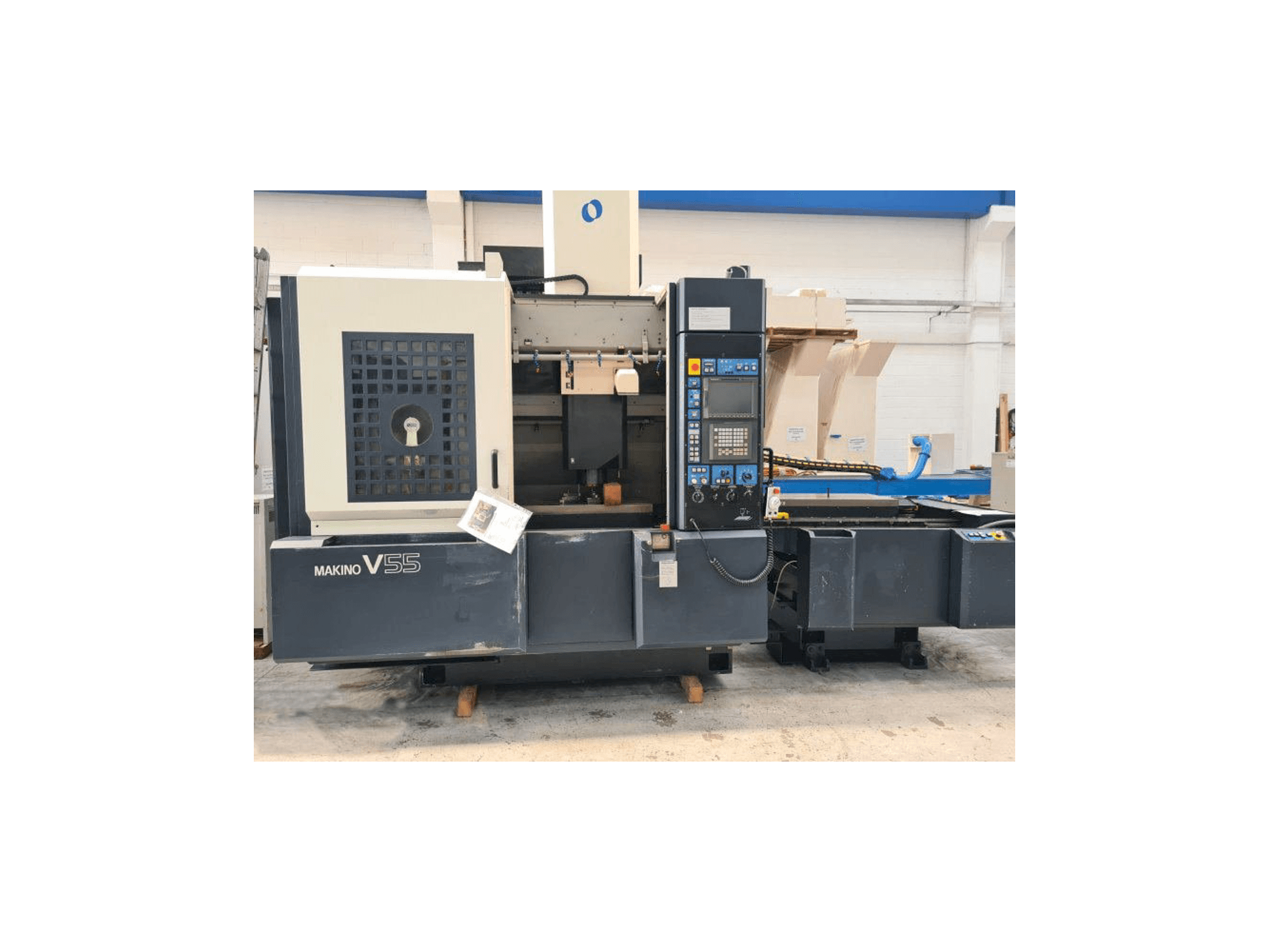 Koneen Makino V55 etunäkymä