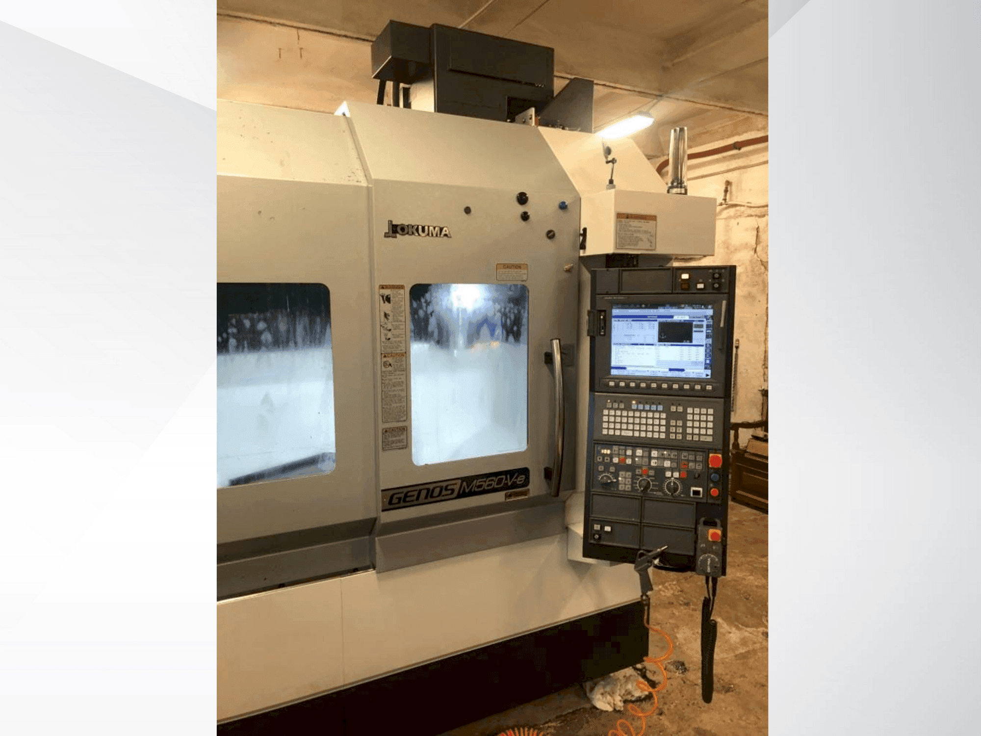 Koneen Okuma GENOS M560-V-e etunäkymä