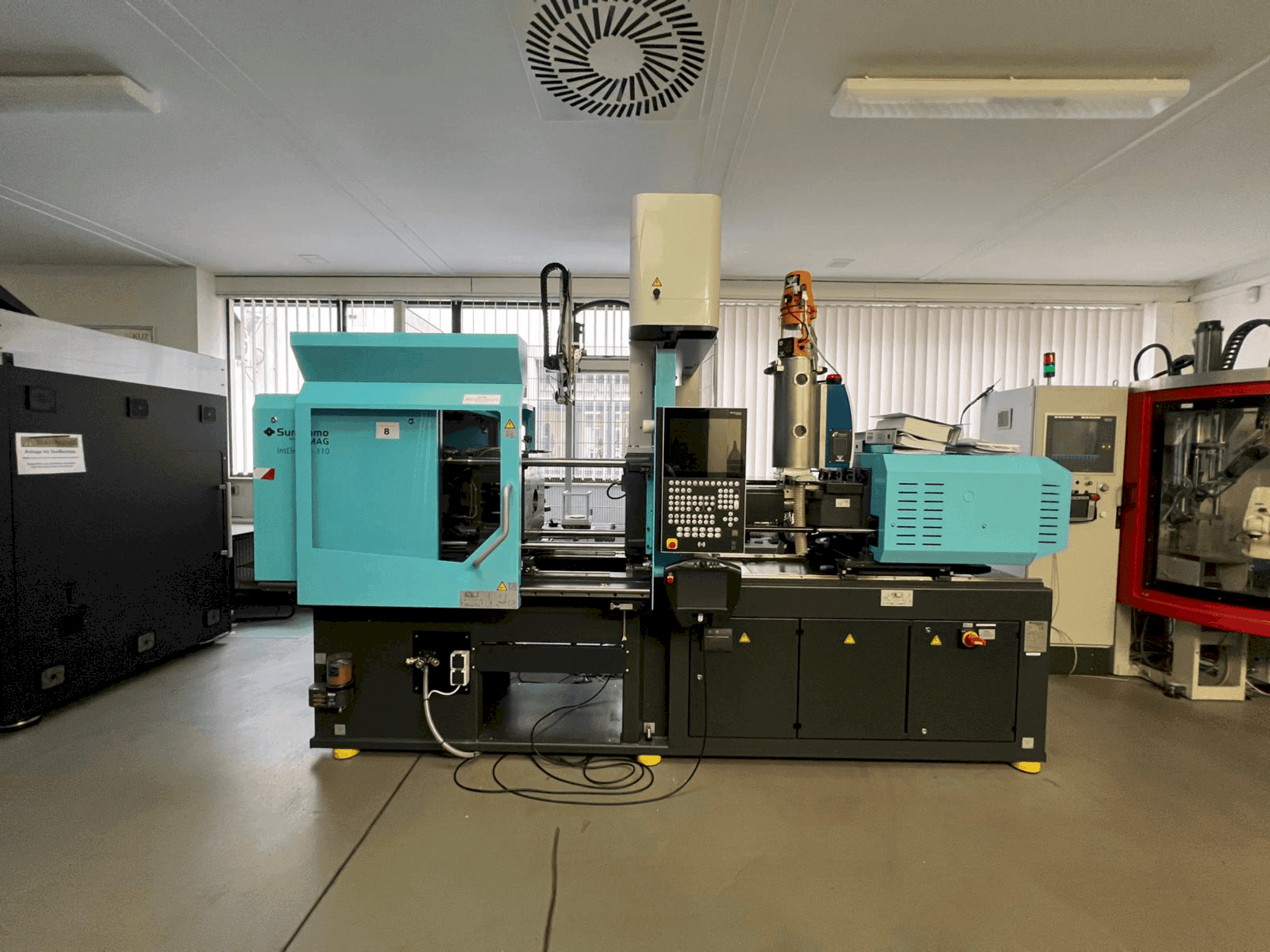 Koneen SUMITOMO SHI DEMAG Intelect 2 50/370-110 etunäkymä