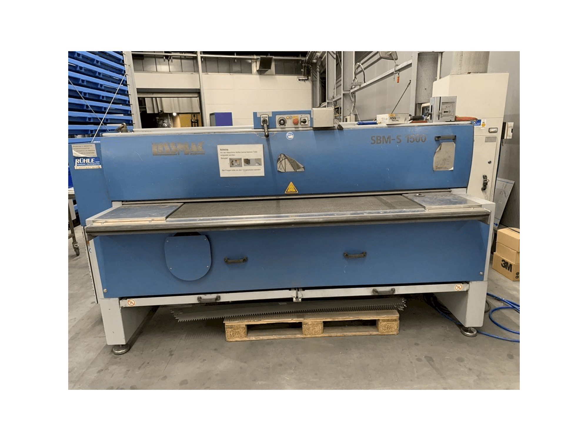 Koneen LISSMAC SBM-S 1500 etunäkymä