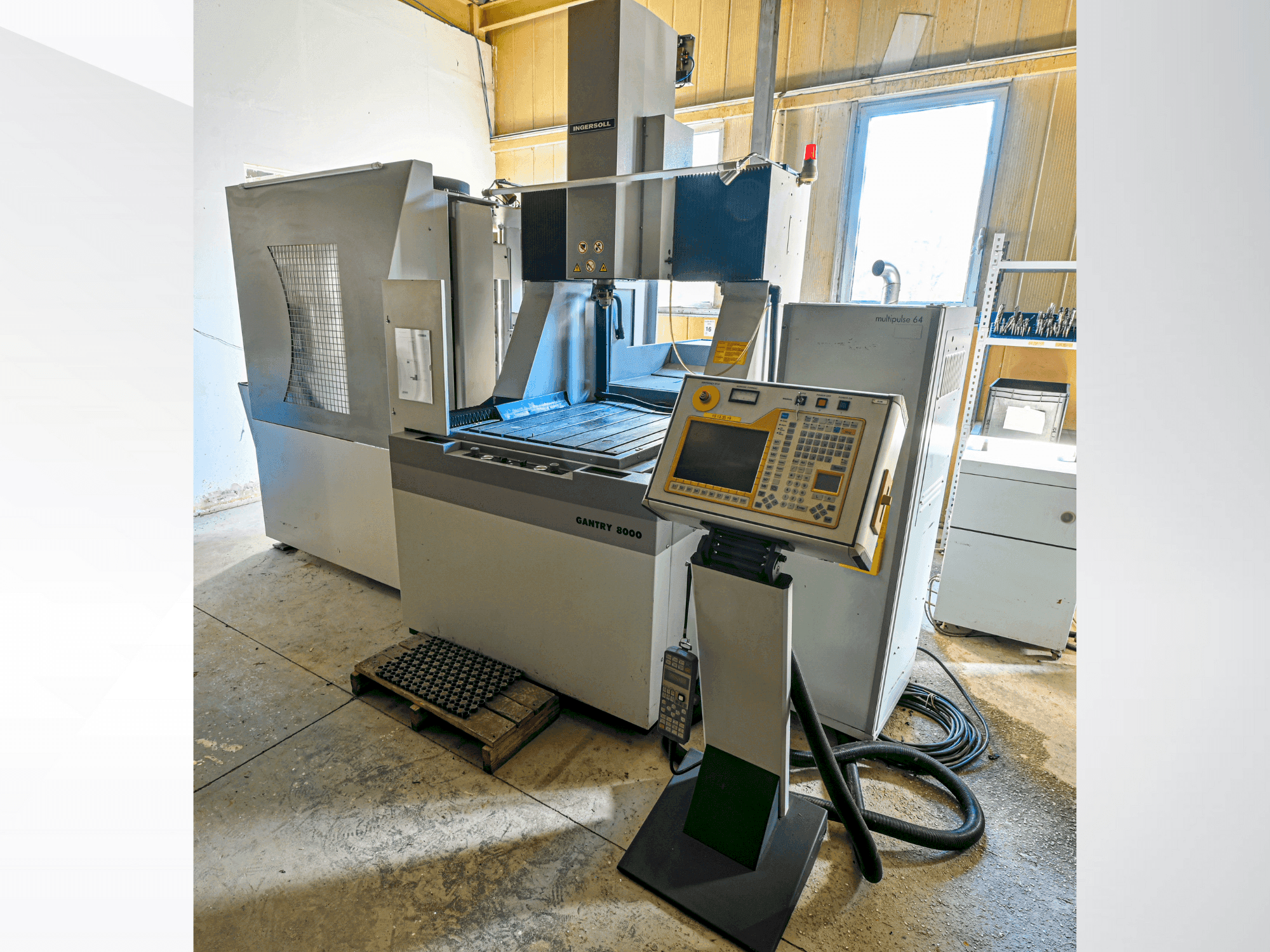 Koneen OPS INGERSOLL Gantry 8000 etunäkymä