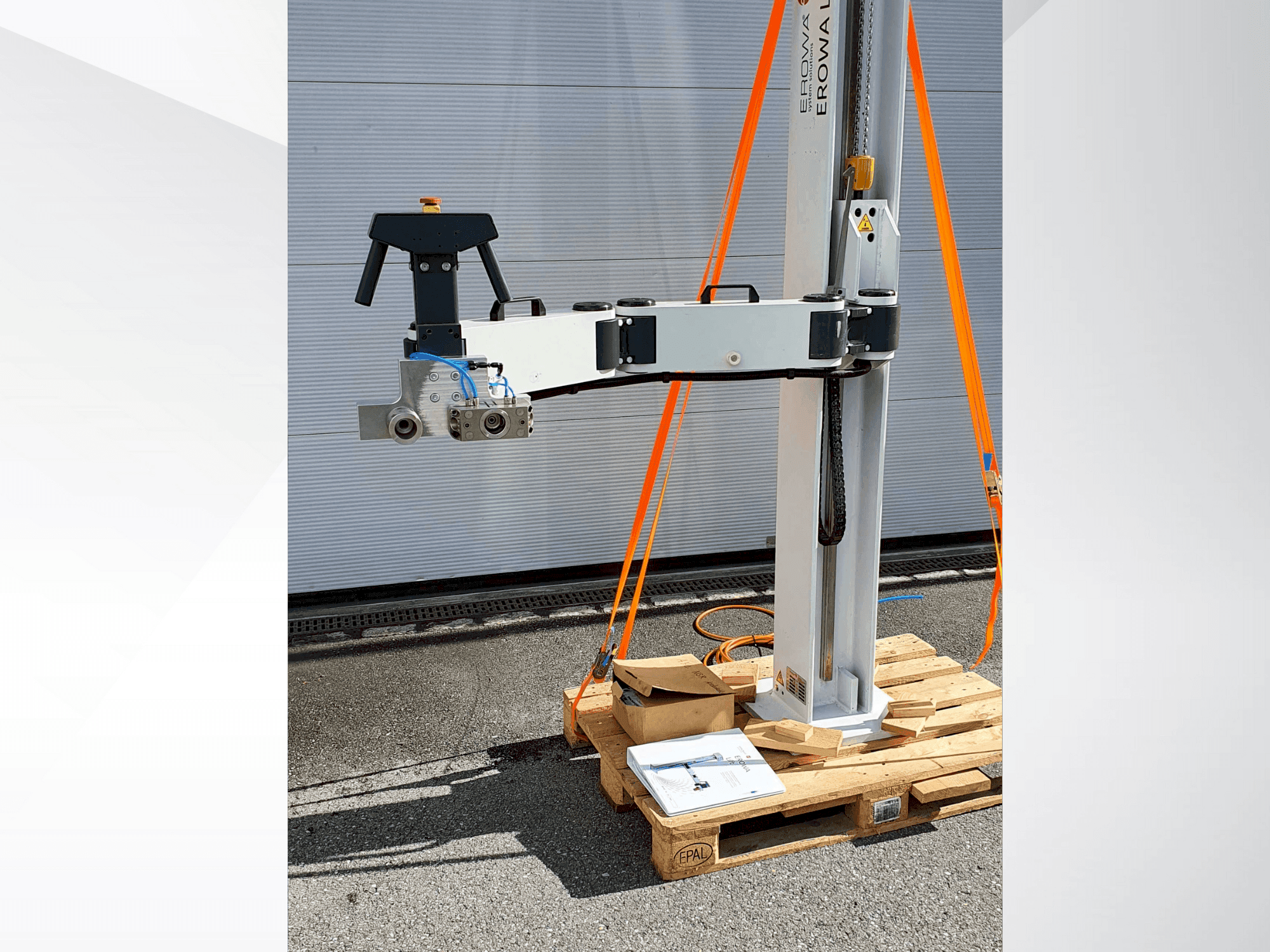 Koneen EROWA Lift 250 etunäkymä