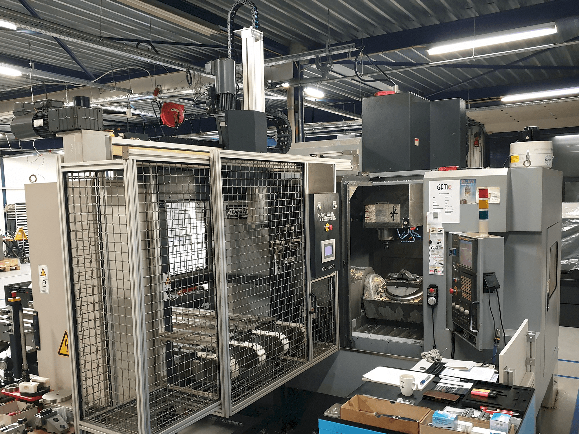 Koneen ACCUWAY vasen näkymä UM - 350V5