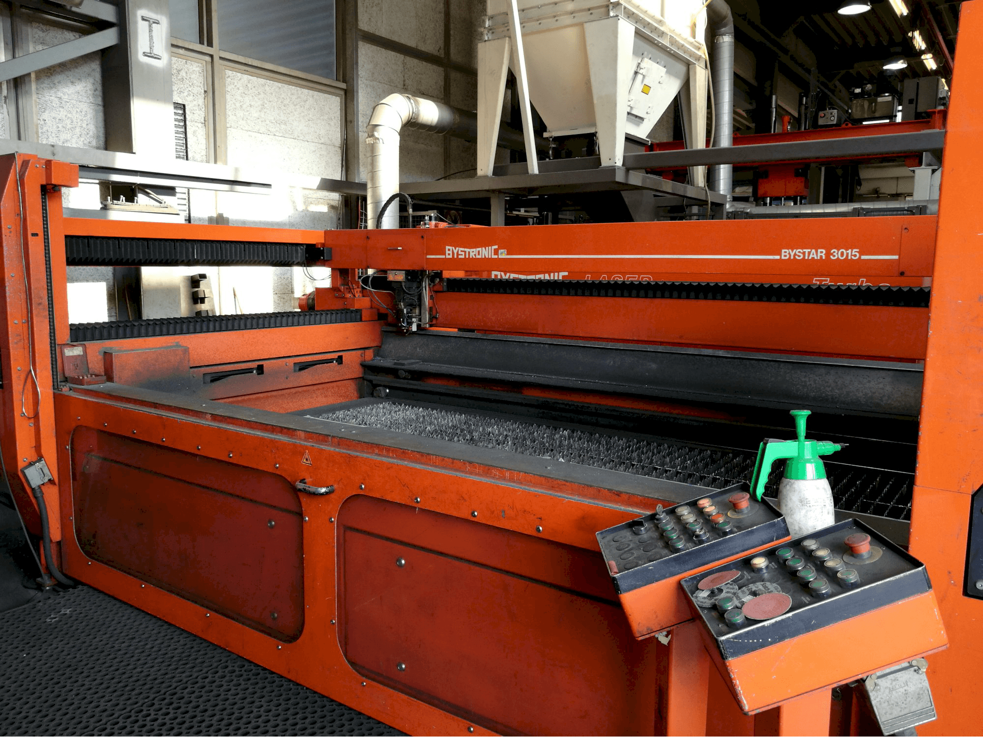 Koneen Bystronic oikea näkymä Bystar 3015
