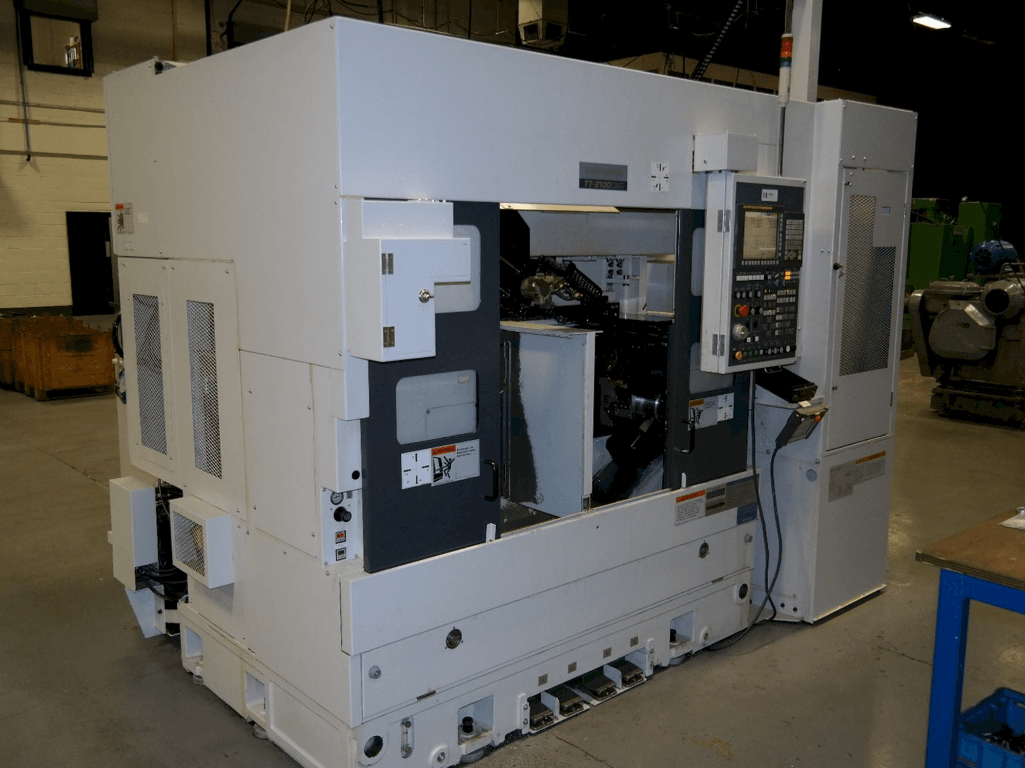 Koneen Takisawa TT2100CMGA etunäkymä