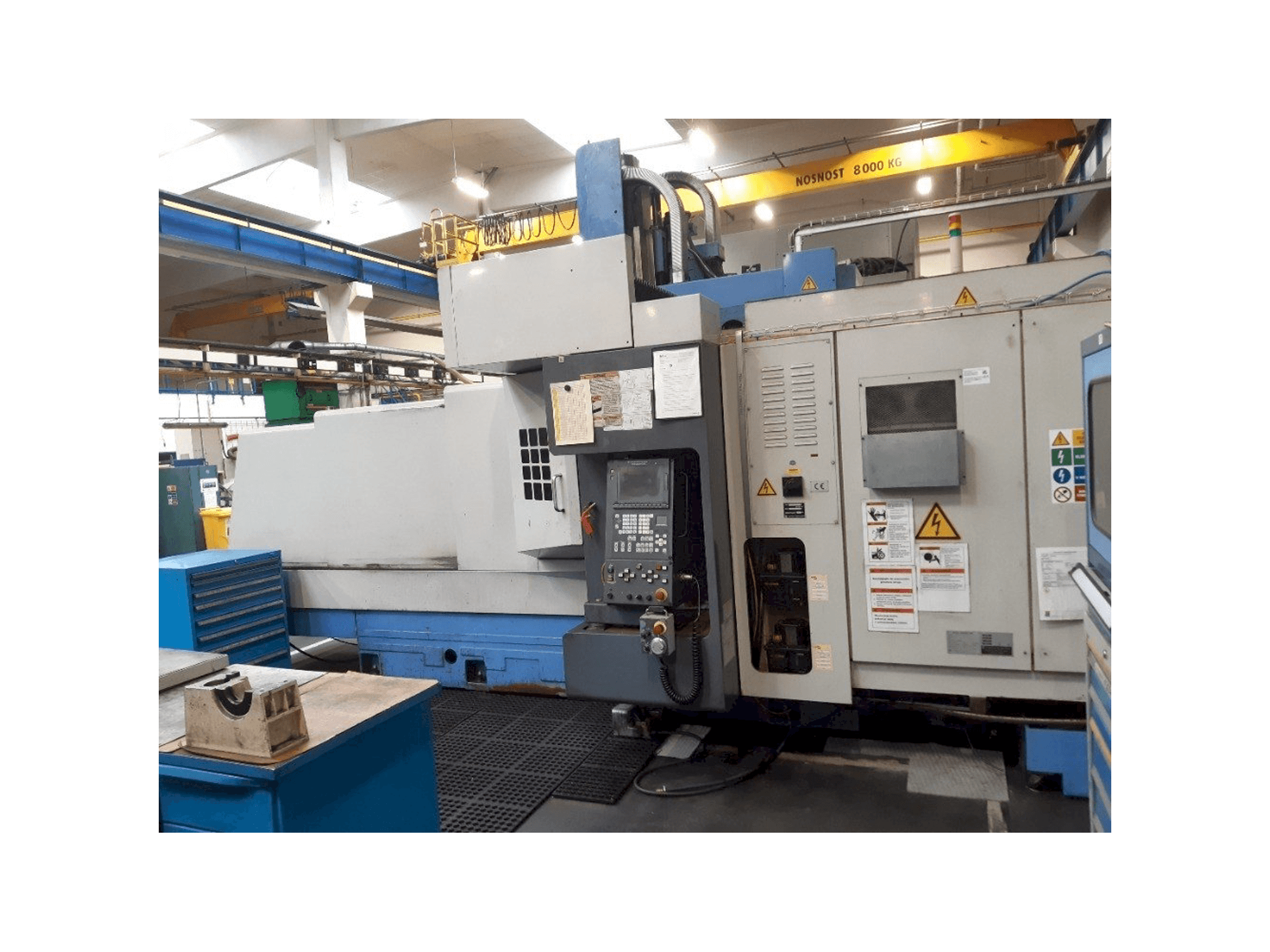 Koneen Mazak FJV 35/80 etunäkymä