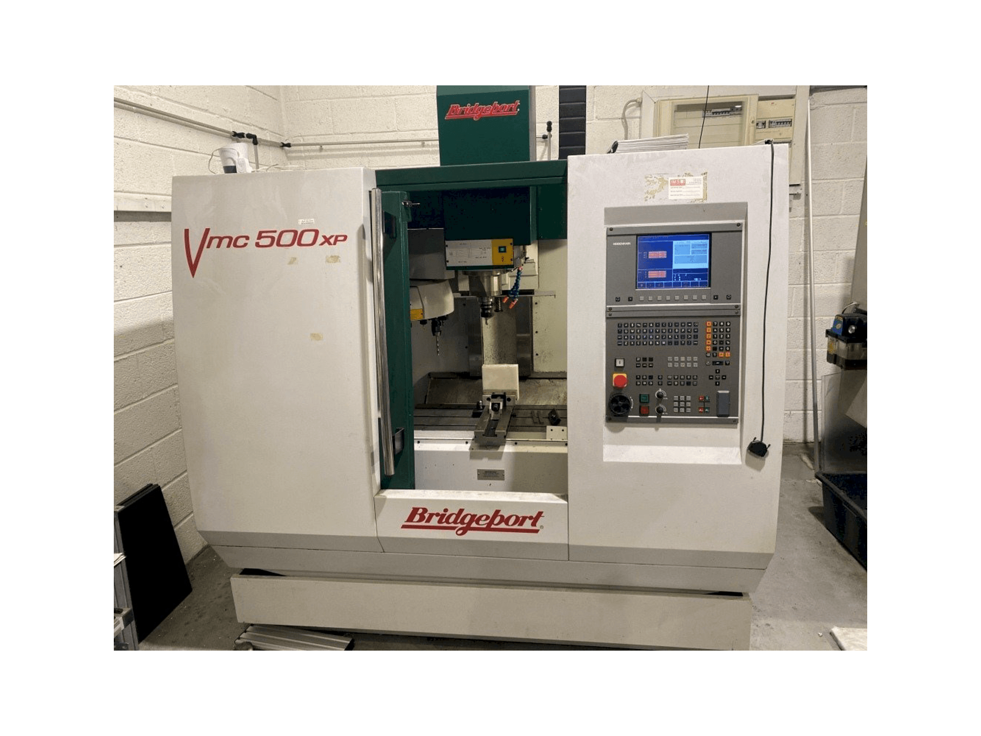Koneen Bridgeport VMC 500 etunäkymä