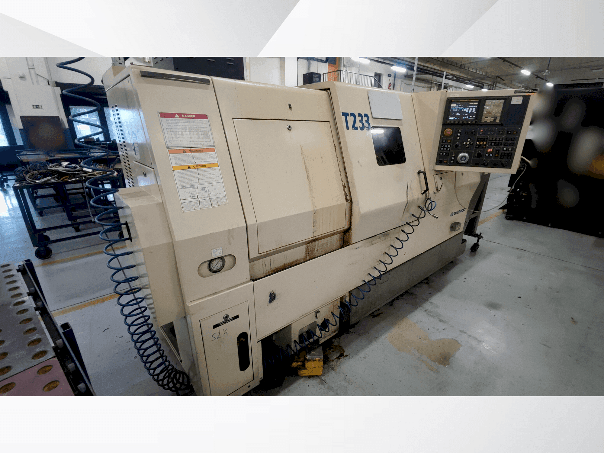 Koneen DAEWOO puma 240 LB etunäkymä