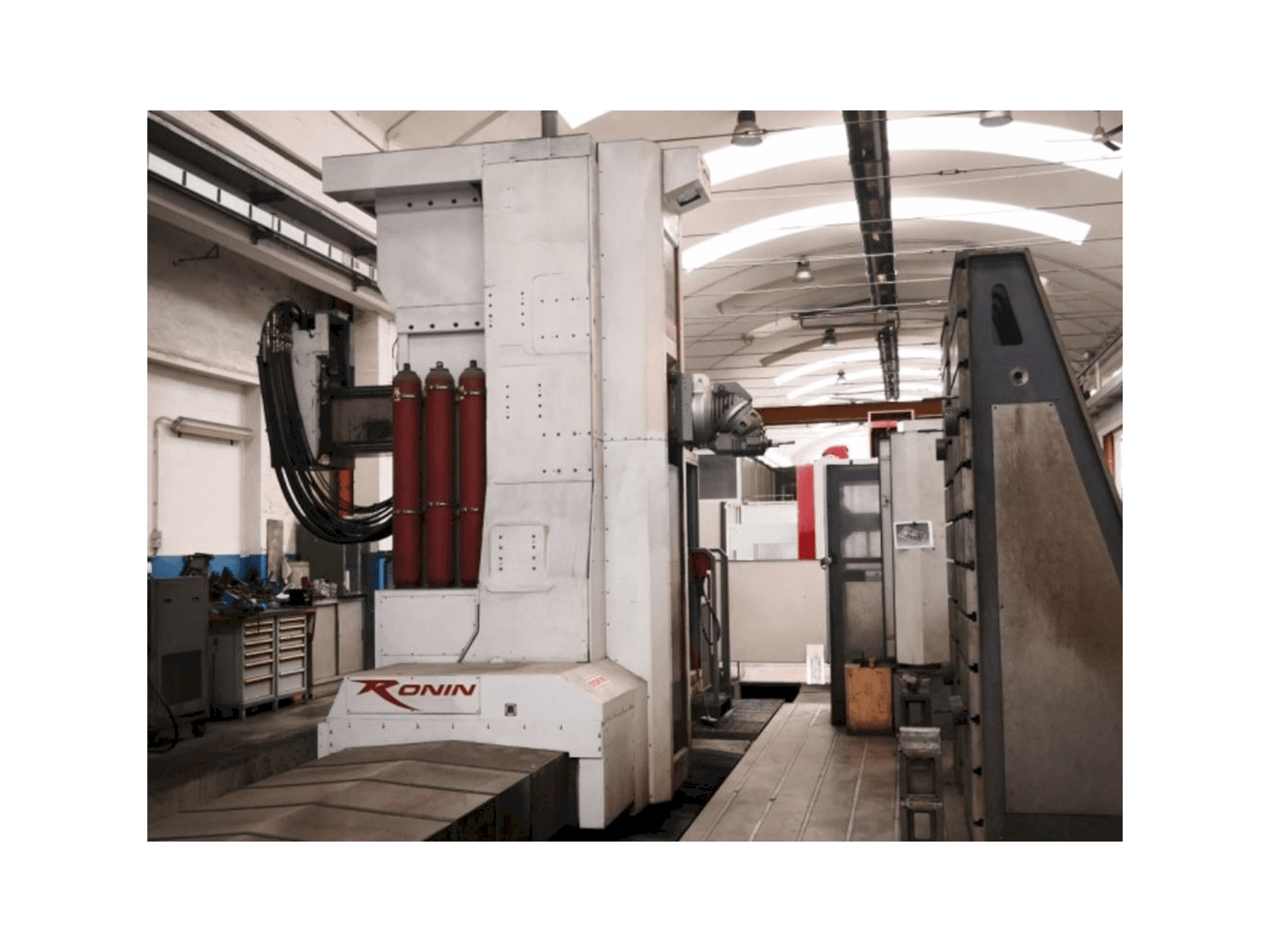 Koneen FPT Ronin etunäkymä