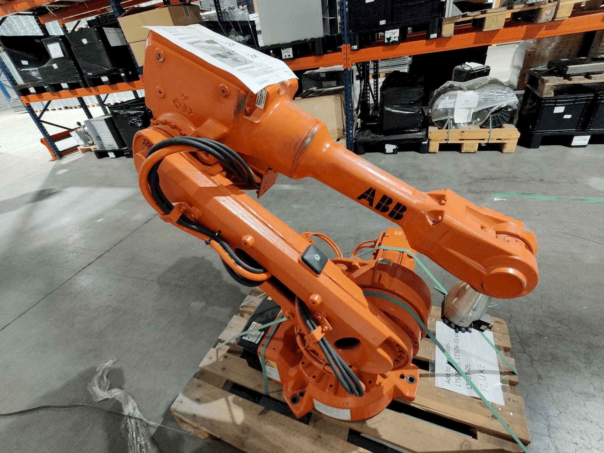 Koneen ABB IRB 2600 M2004 etunäkymä