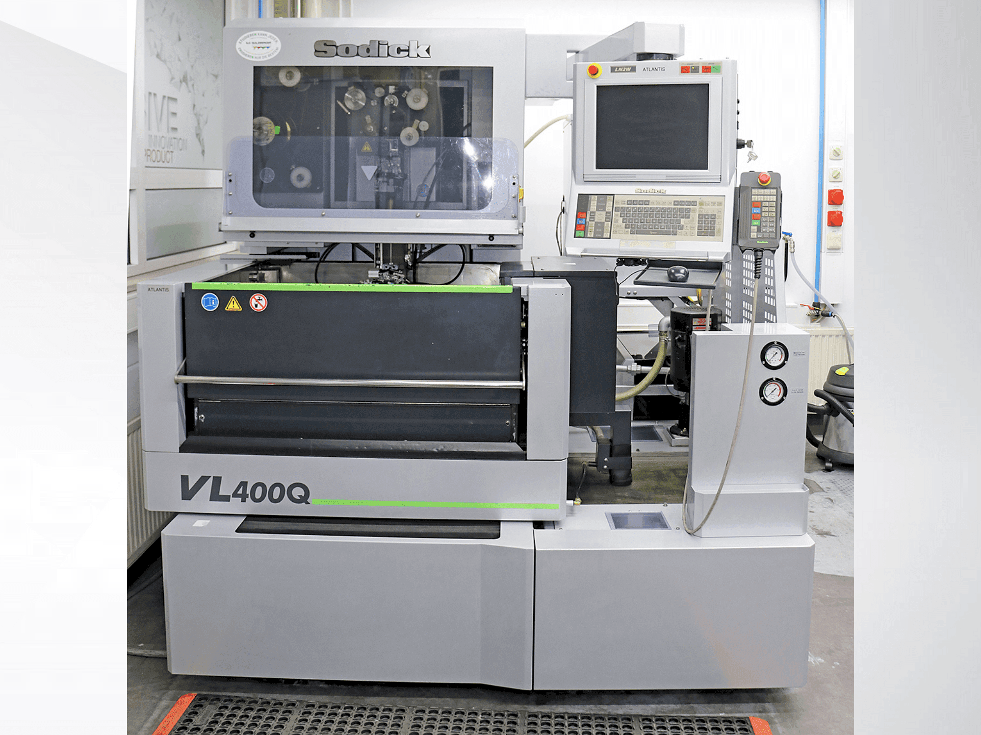 Koneen Sodick VL400Q etunäkymä