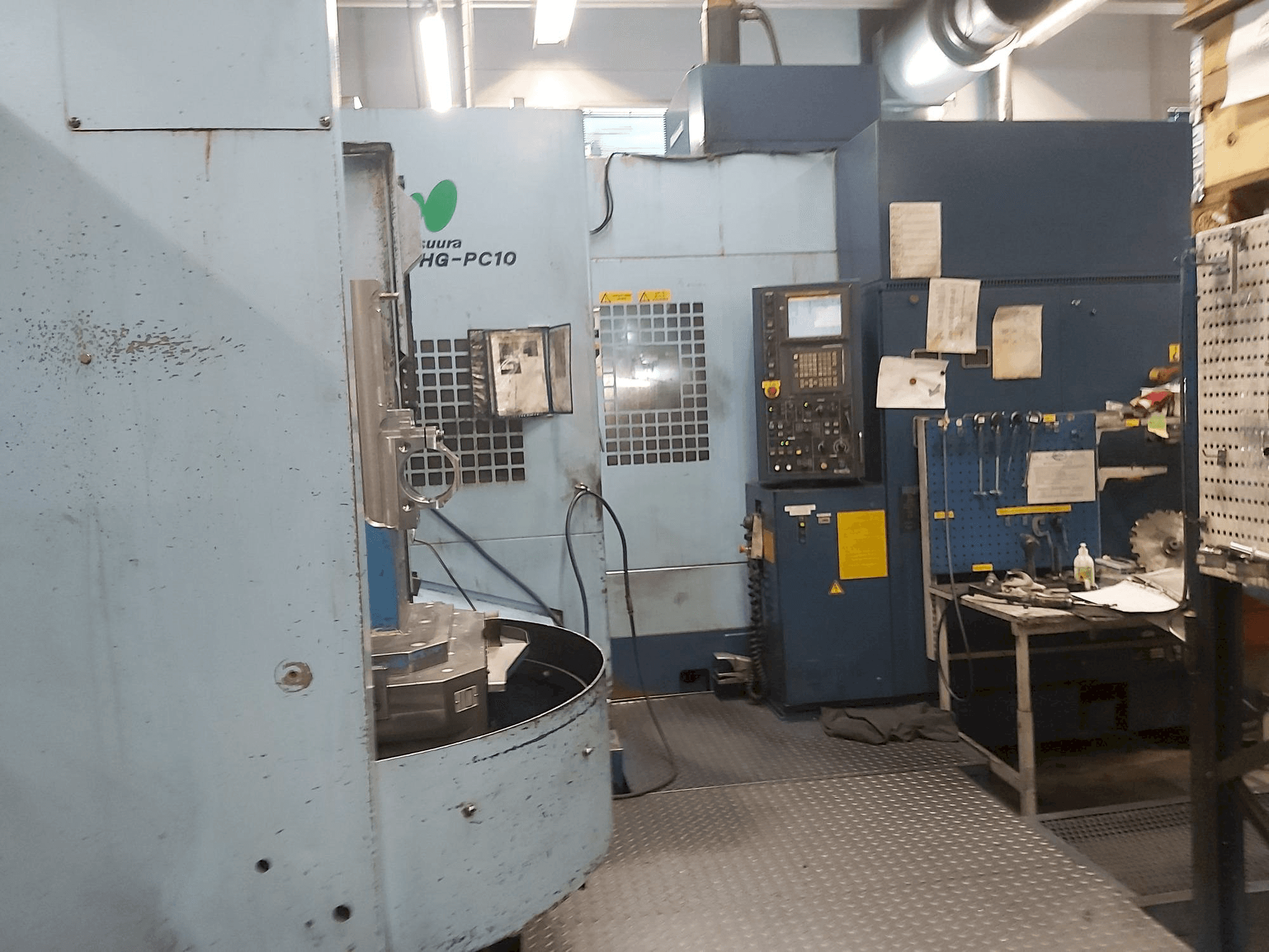 Koneen Matsuura MC-900HG etunäkymä