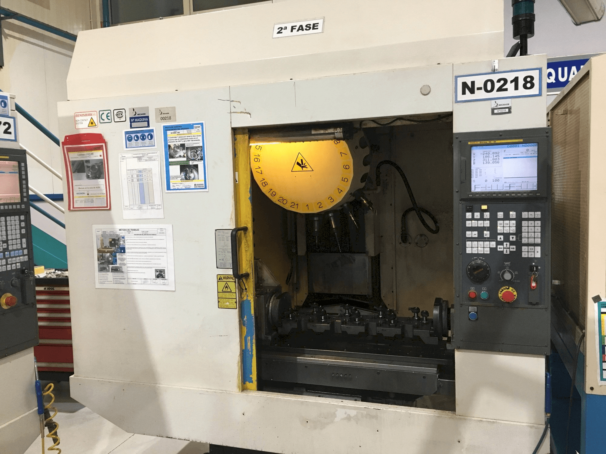 Koneen FANUC Robodrill alfa-T-21iDL etunäkymä