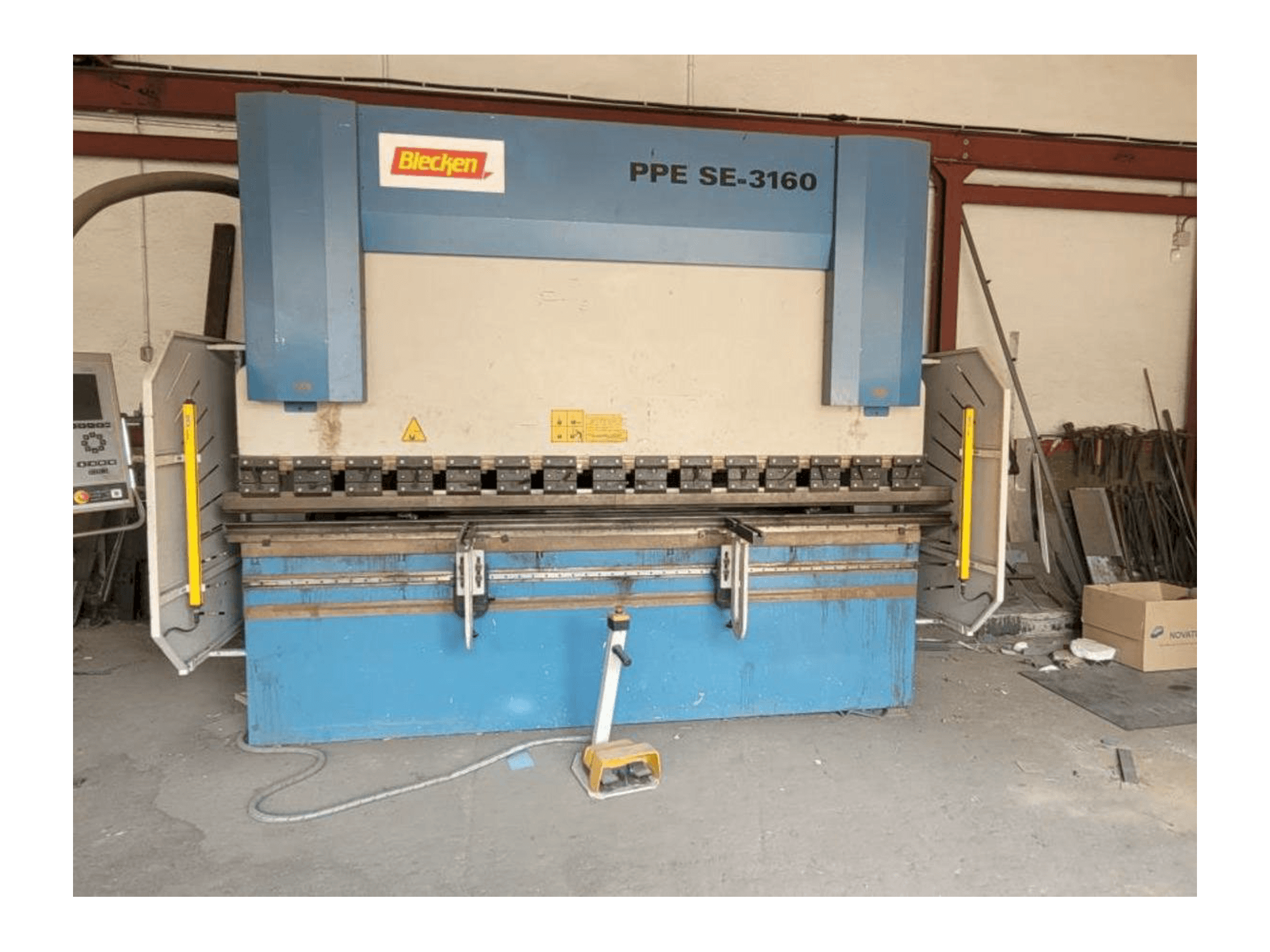 Koneen Blecken PPE SE-3160 etunäkymä