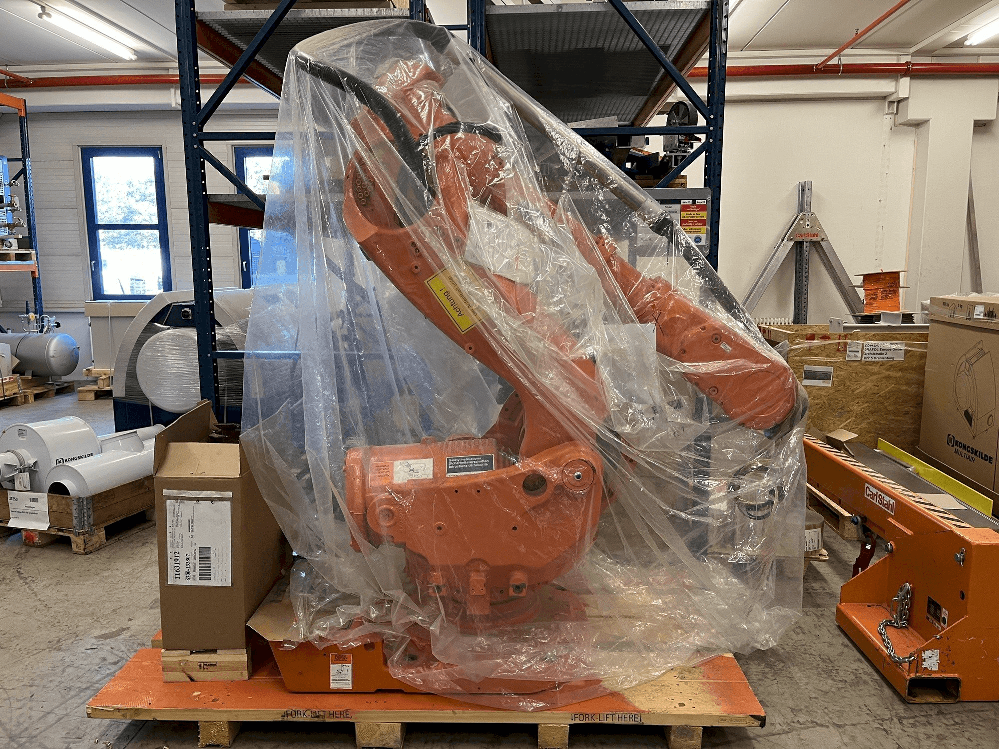 Koneen ABB IRB 6600 M2004 etunäkymä