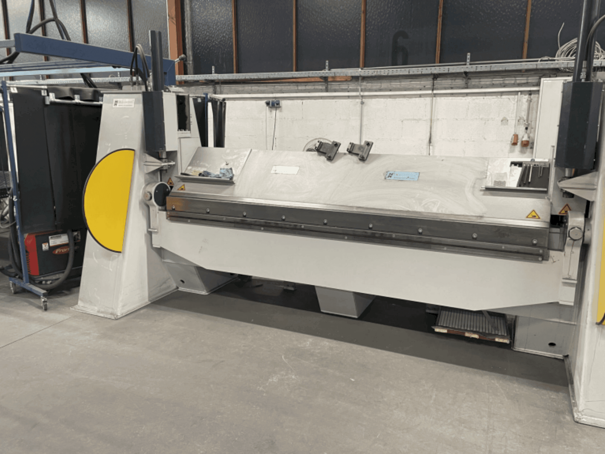 Koneen DR. HOCHSTRATE SBM 3000/6 (2018) etunäkymä