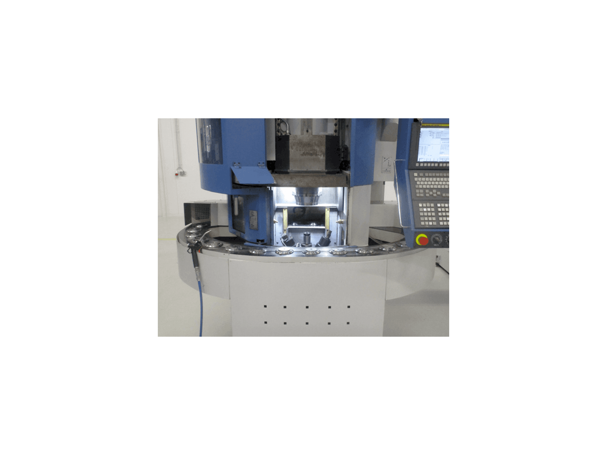 Koneen EMAG VL3 etunäkymä