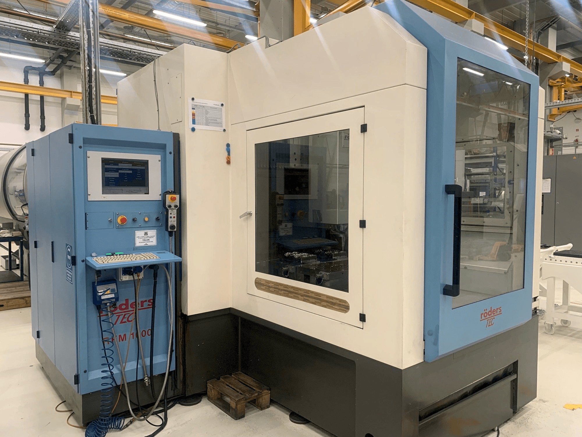 Koneen Roders RFM 1000-2 etunäkymä