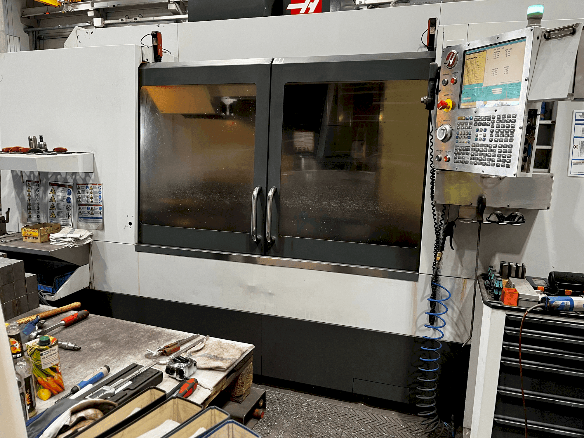Koneen HAAS VM-6 etunäkymä