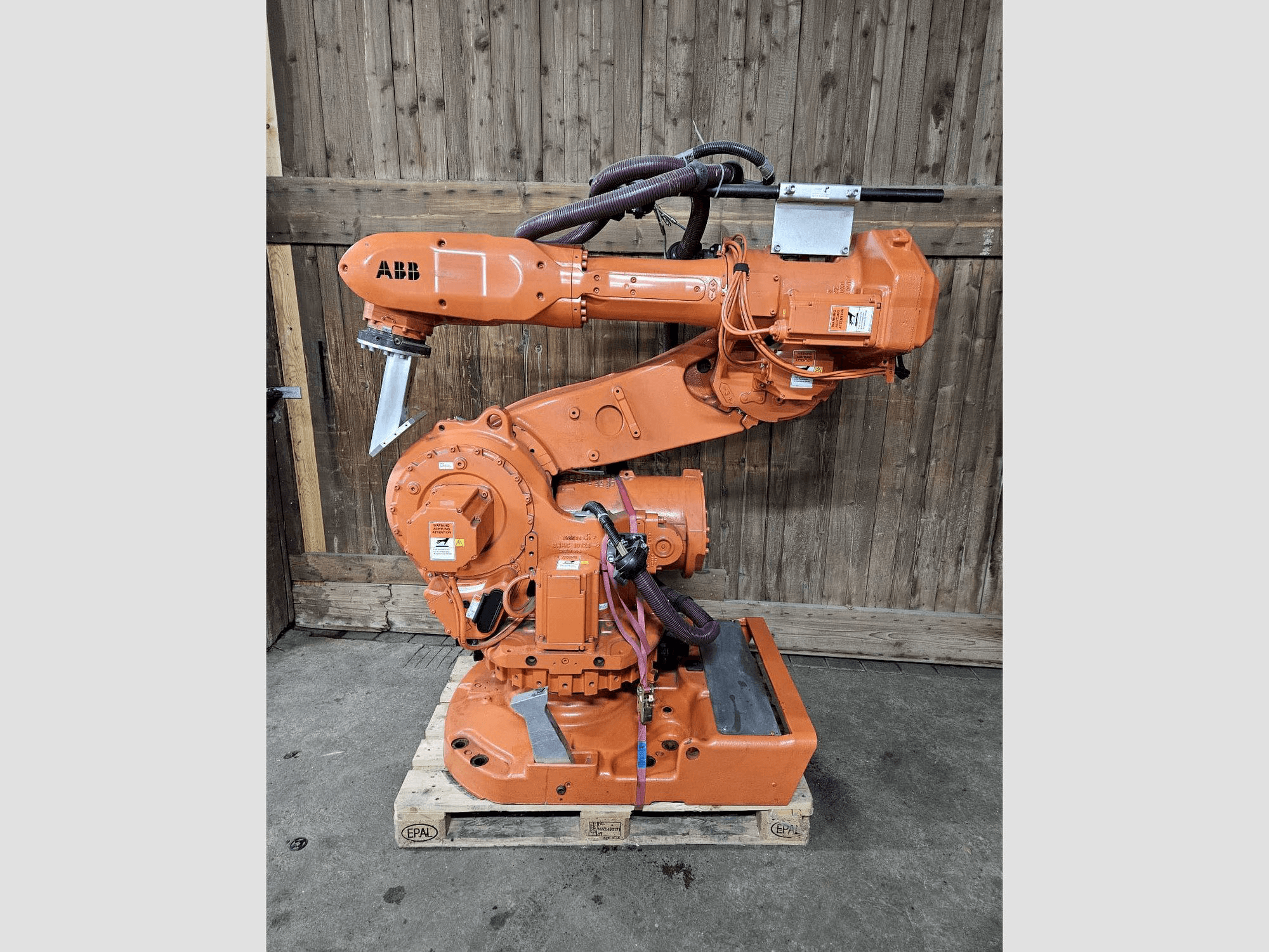 Koneen ABB IRB 6600-175/2.55 etunäkymä