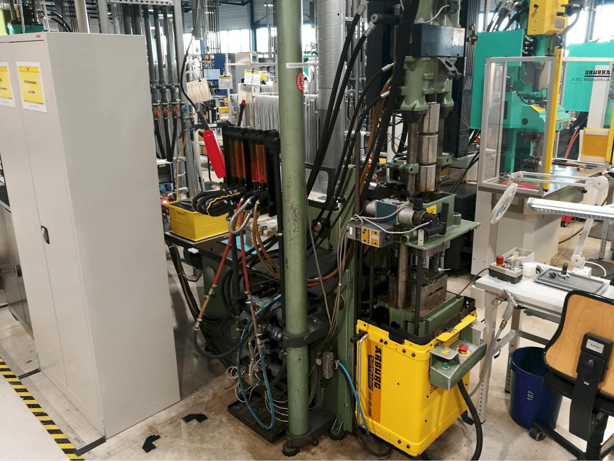 Koneen Arburg yksityiskohdat Allrounder 221-75-350