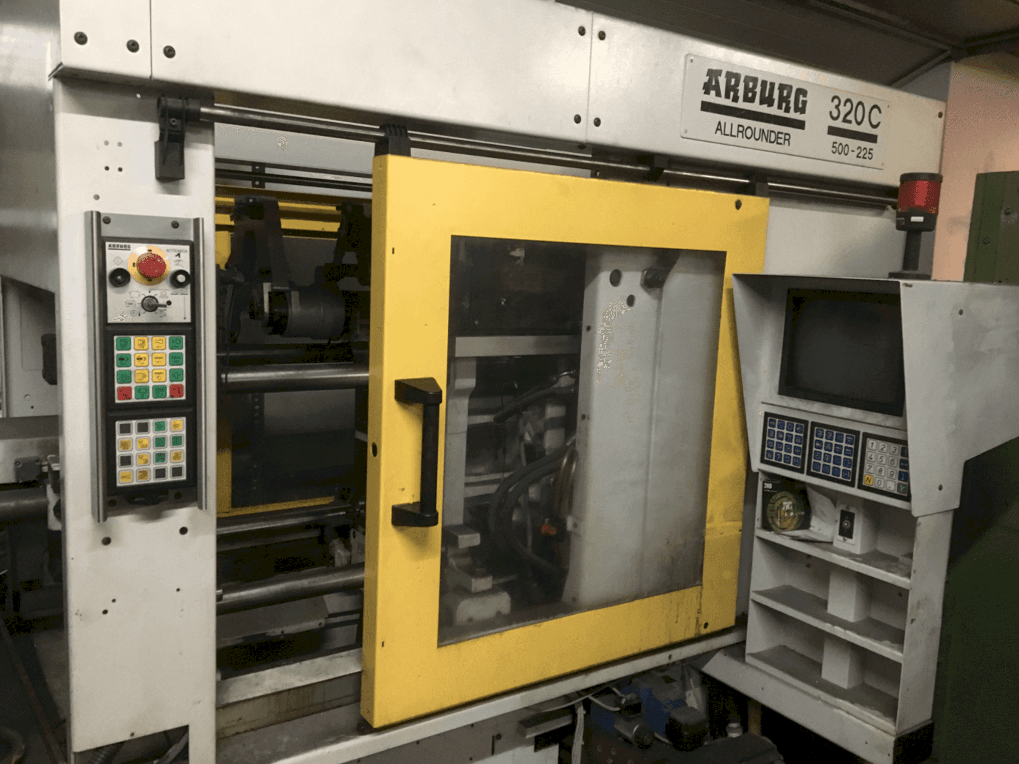 Koneen Arburg Allrounder Centex 320 CD-500-225 etunäkymä