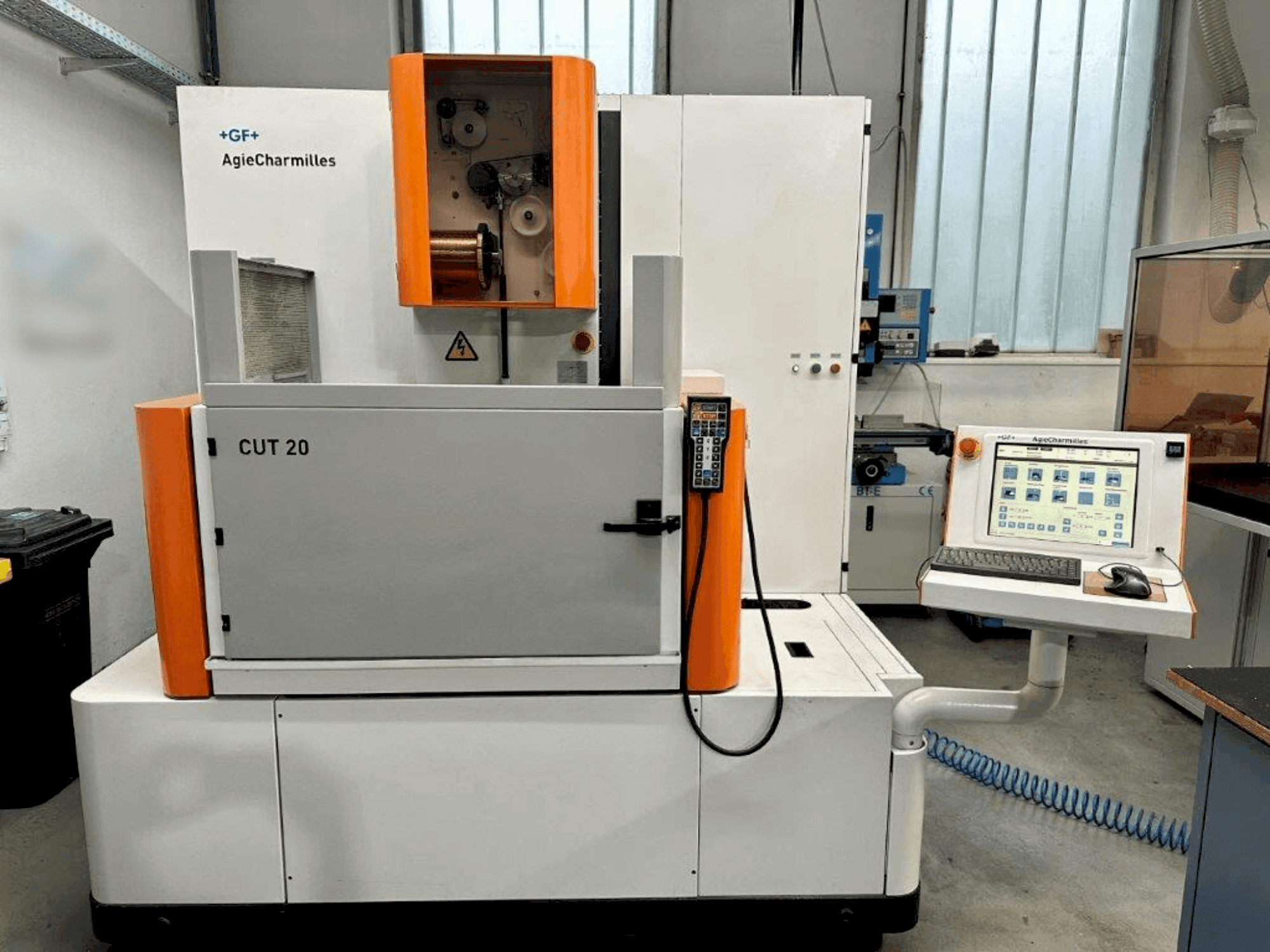 Koneen AGIE CUT 20 etunäkymä