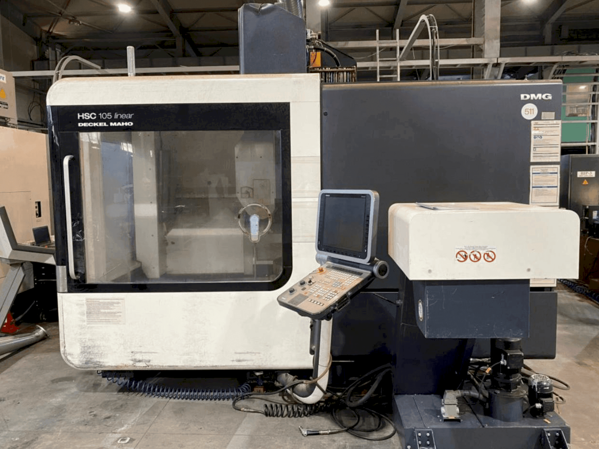 Koneen DECKEL MAHO HSC 105 Linear etunäkymä
